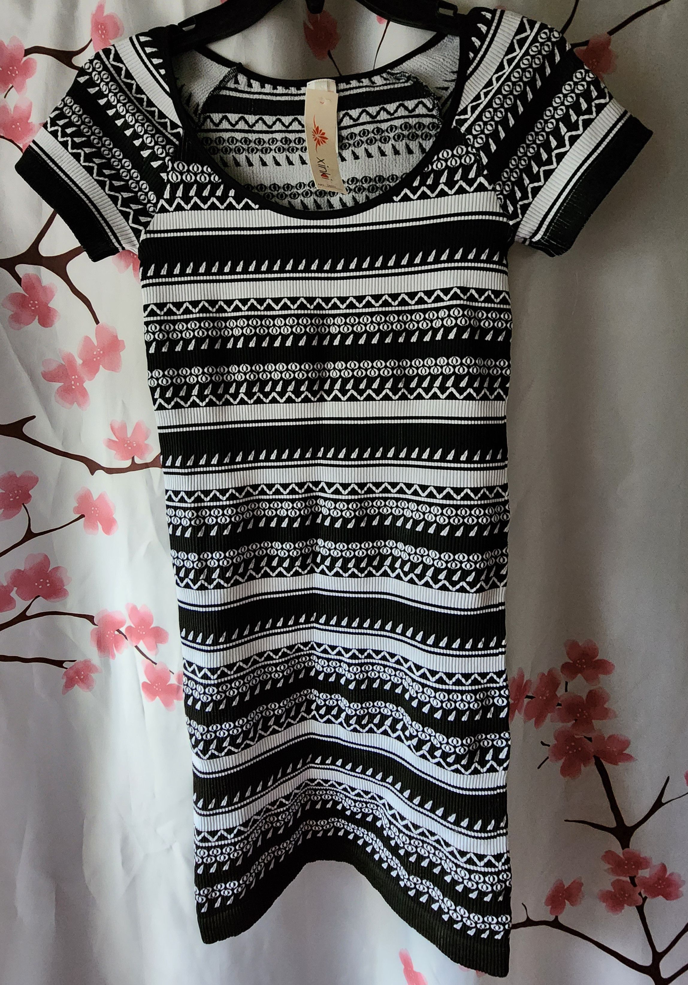 Other Xinki No D6603 Black White Pattern Dress Stretchy One Size Size ONE SIZE - 1 Thumbnail