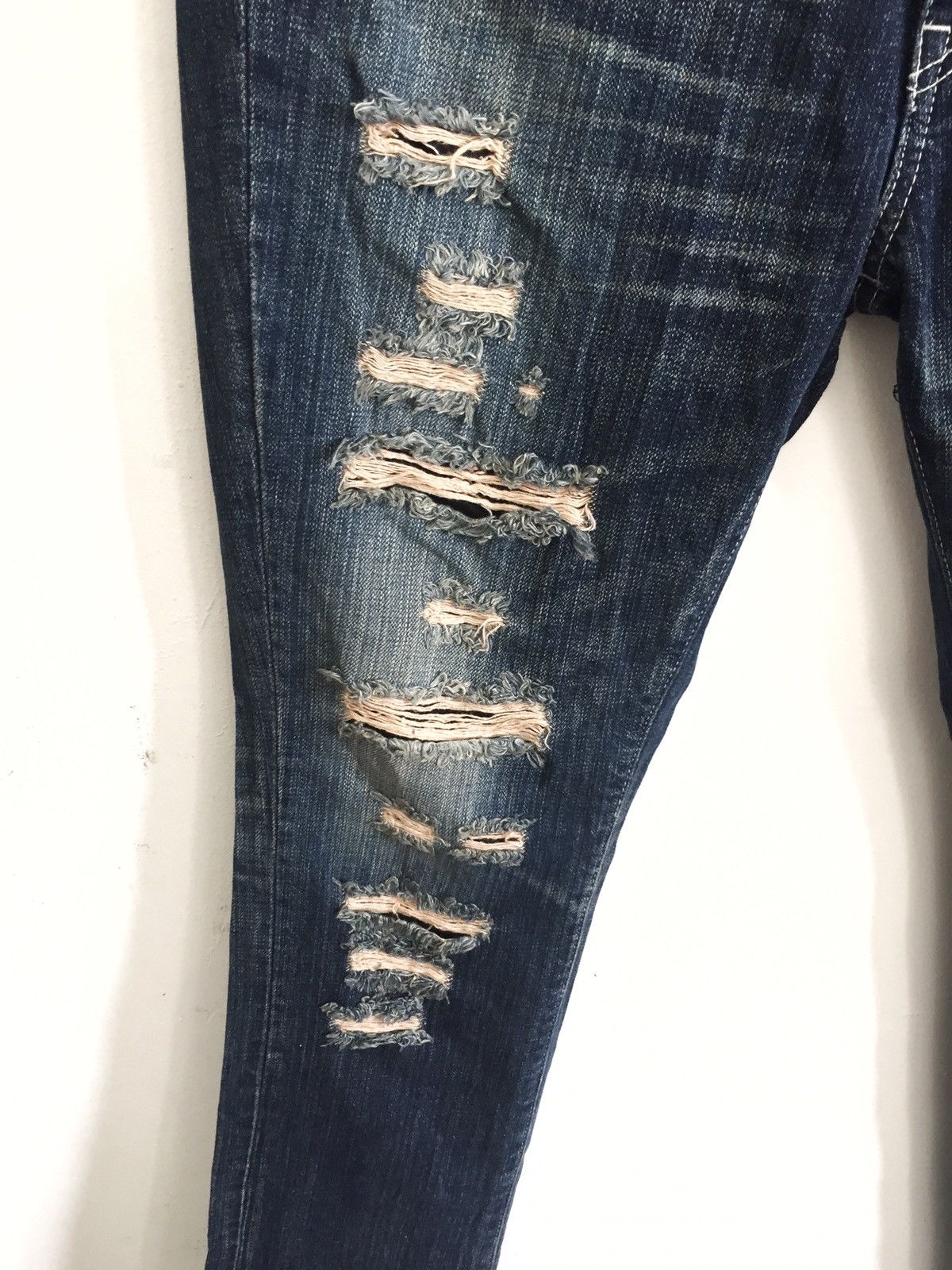 Vanquish 90s Vanquish Gold 🇯🇵 Distressed Slim Fit Denim Size US 34 / EU 50 - 6 Thumbnail