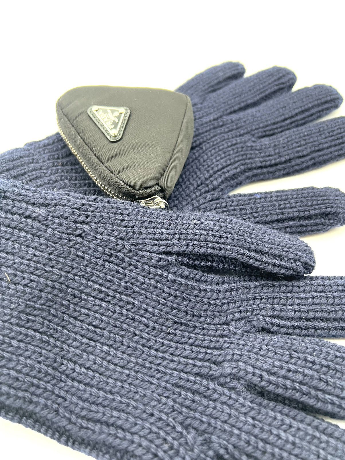 Prada Prada Logo Pocket Knitted Gloves Size ONE SIZE - 3 Thumbnail