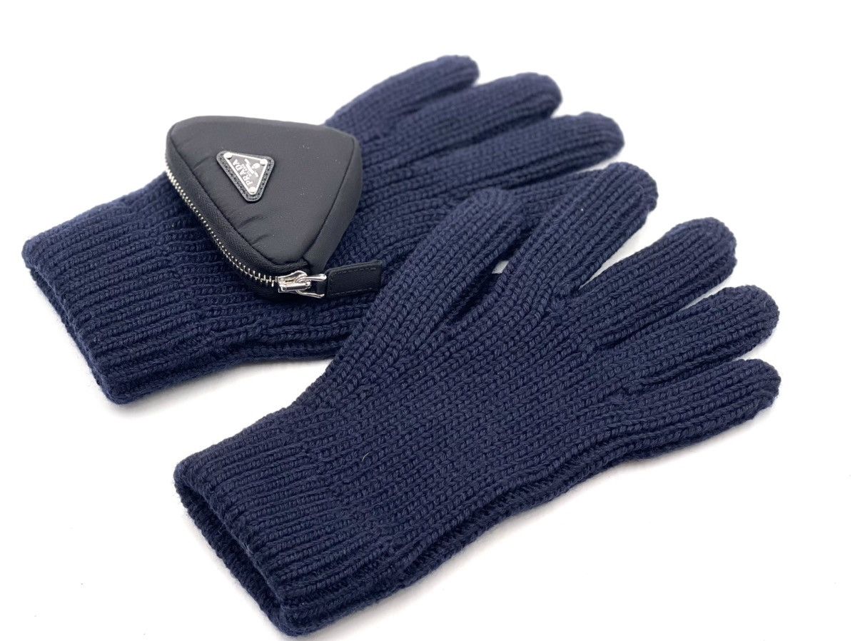 Prada Prada Logo Pocket Knitted Gloves Size ONE SIZE - 1 Thumbnail