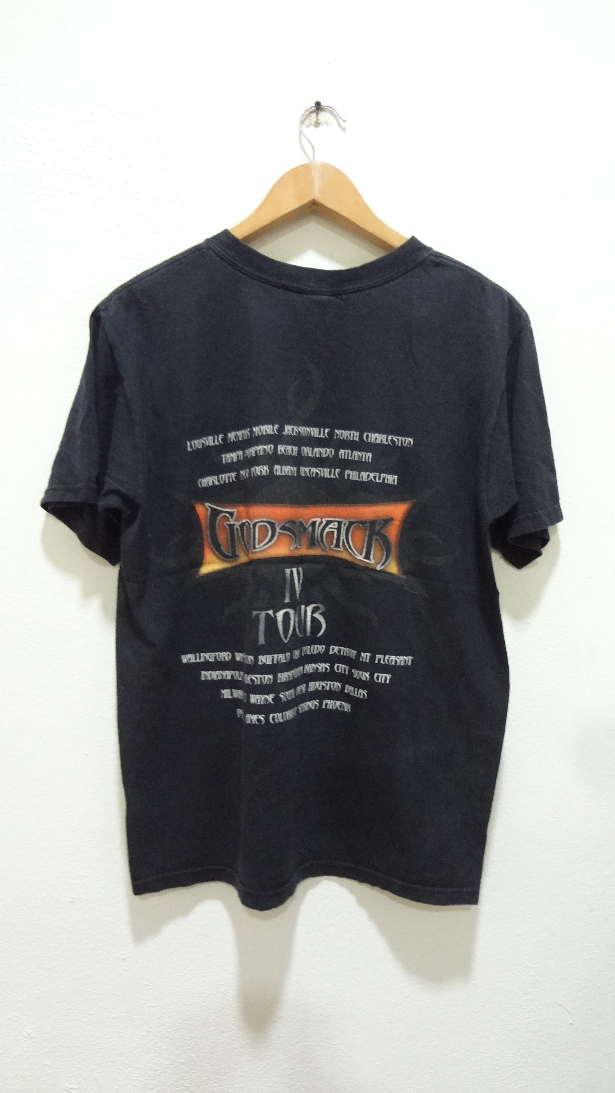 Band Tees Godsmack Tour t shirts Size M Size US M / EU 48-50 / 2 - 2 Thumbnail