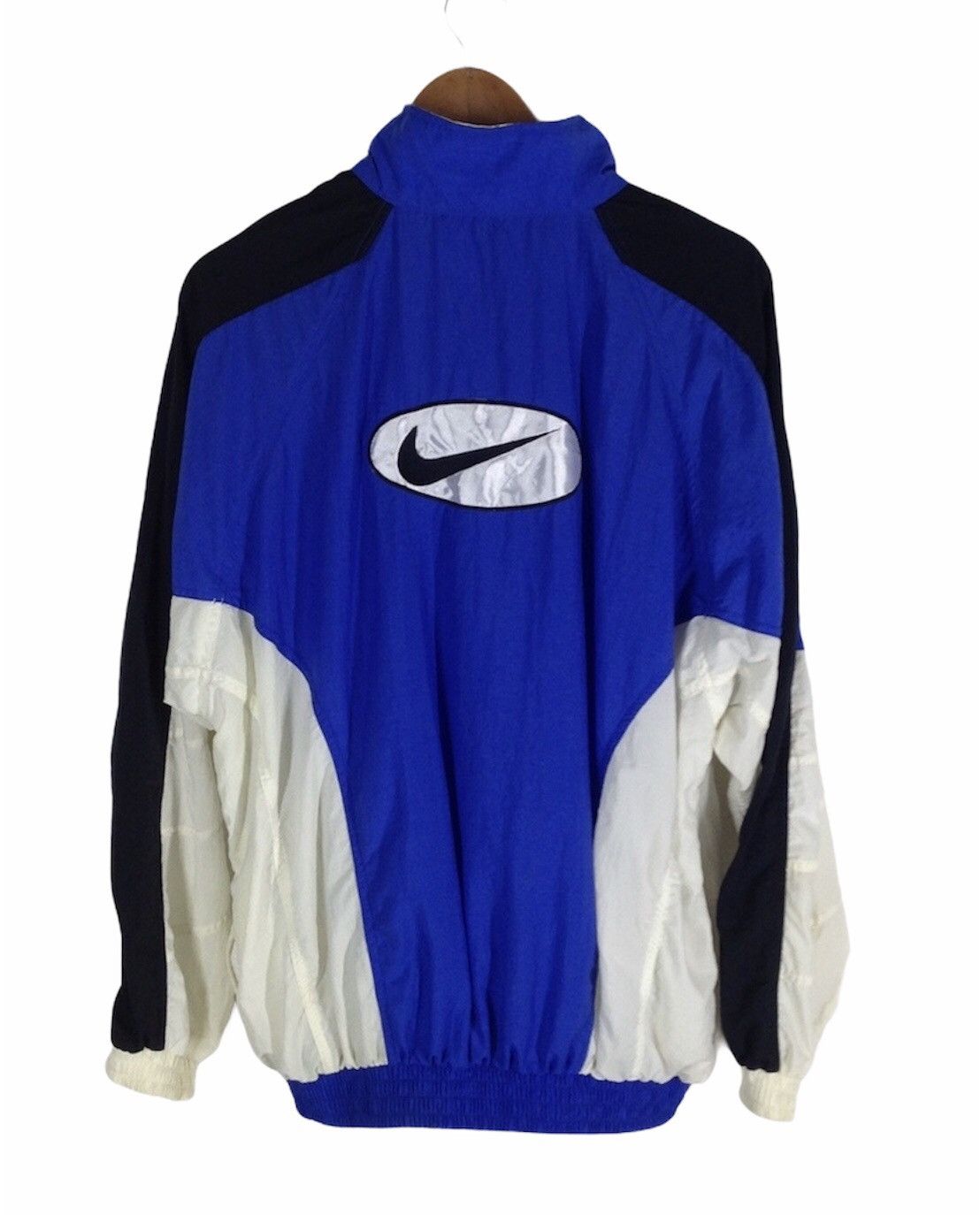 Nike × Vintage 90s NIKE Big Logo Embroidered Logo Windbreaker jacket cw21 Size US L / EU 52-54 / 3 - 1 Thumbnail