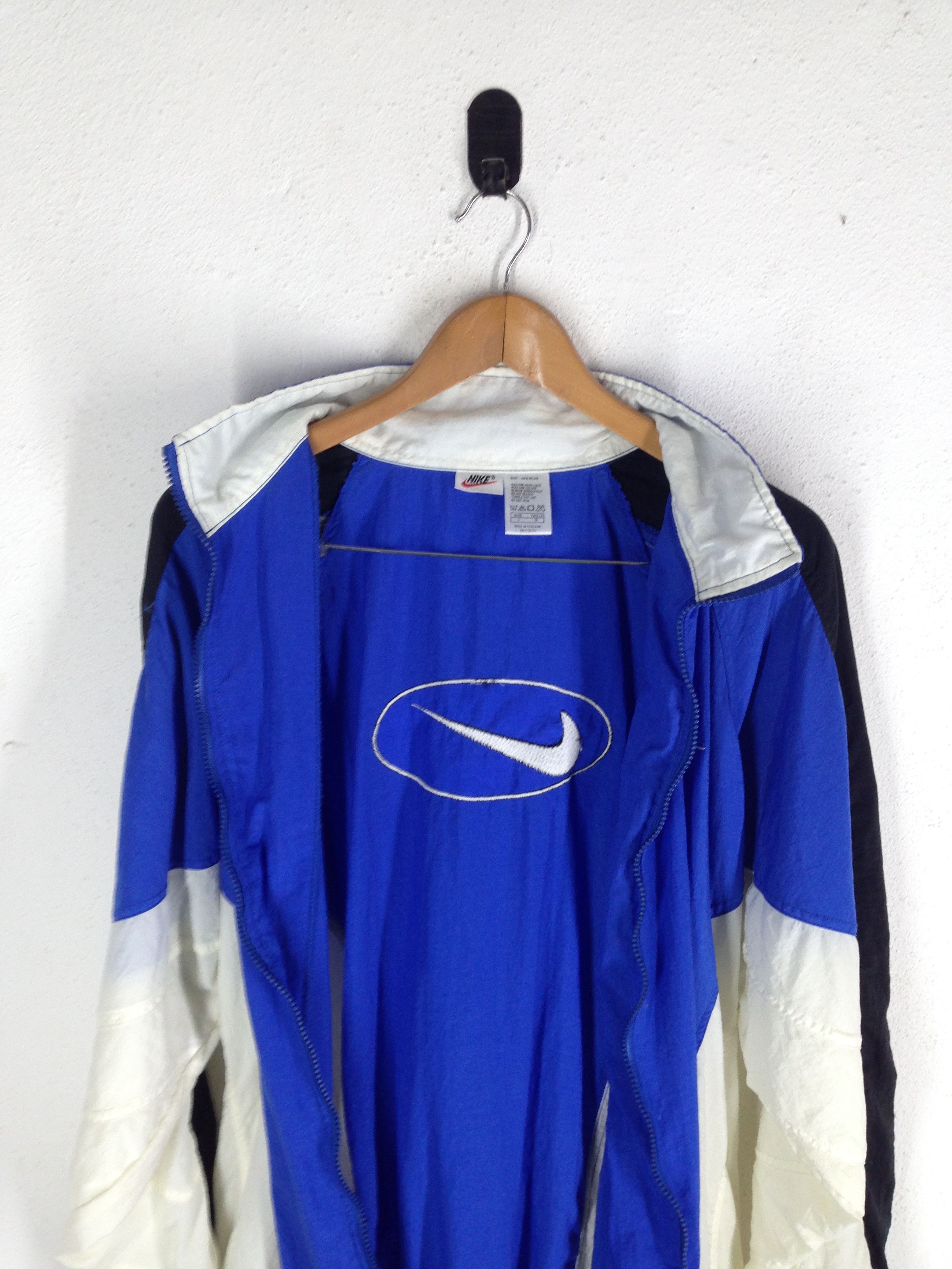 Nike × Vintage 90s NIKE Big Logo Embroidered Logo Windbreaker jacket cw21 Size US L / EU 52-54 / 3 - 6 Thumbnail