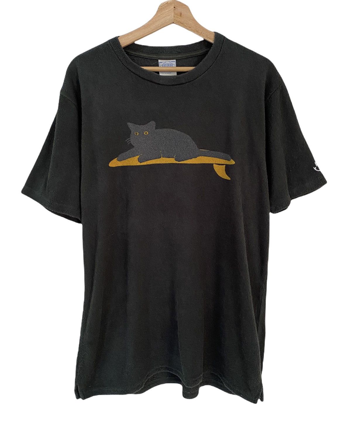 image of Kai Nani Hawaiian Shirt x Ne Net Vintage Cat Kailua Bay Ne-Net Cat Design Tee in Dark Green (Size M