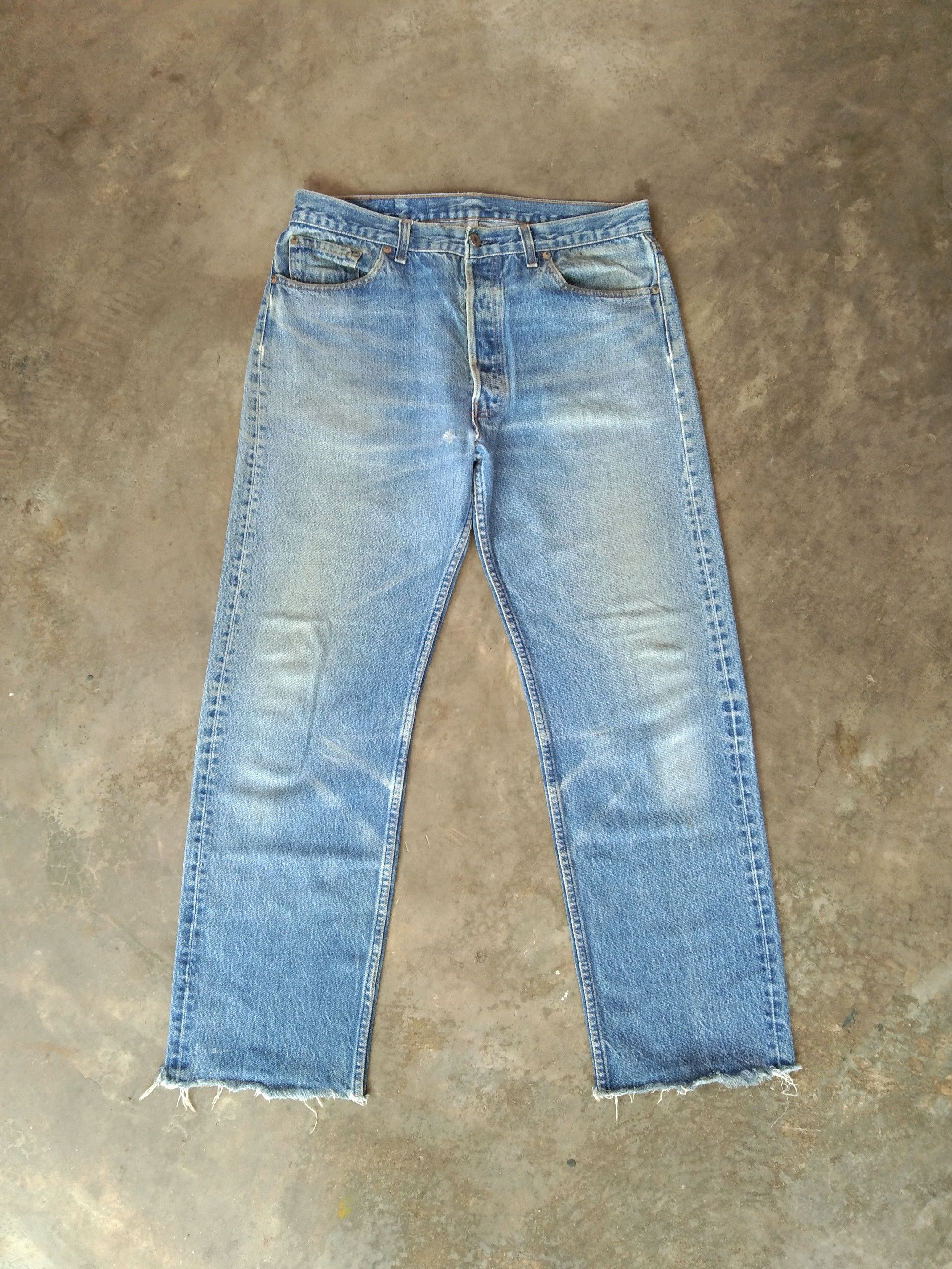 Levi's 80s Vintage Levi's 501 Made In USA Distressed Jeans 34x29 Size US 34 / EU 50 - 1 Thumbnail