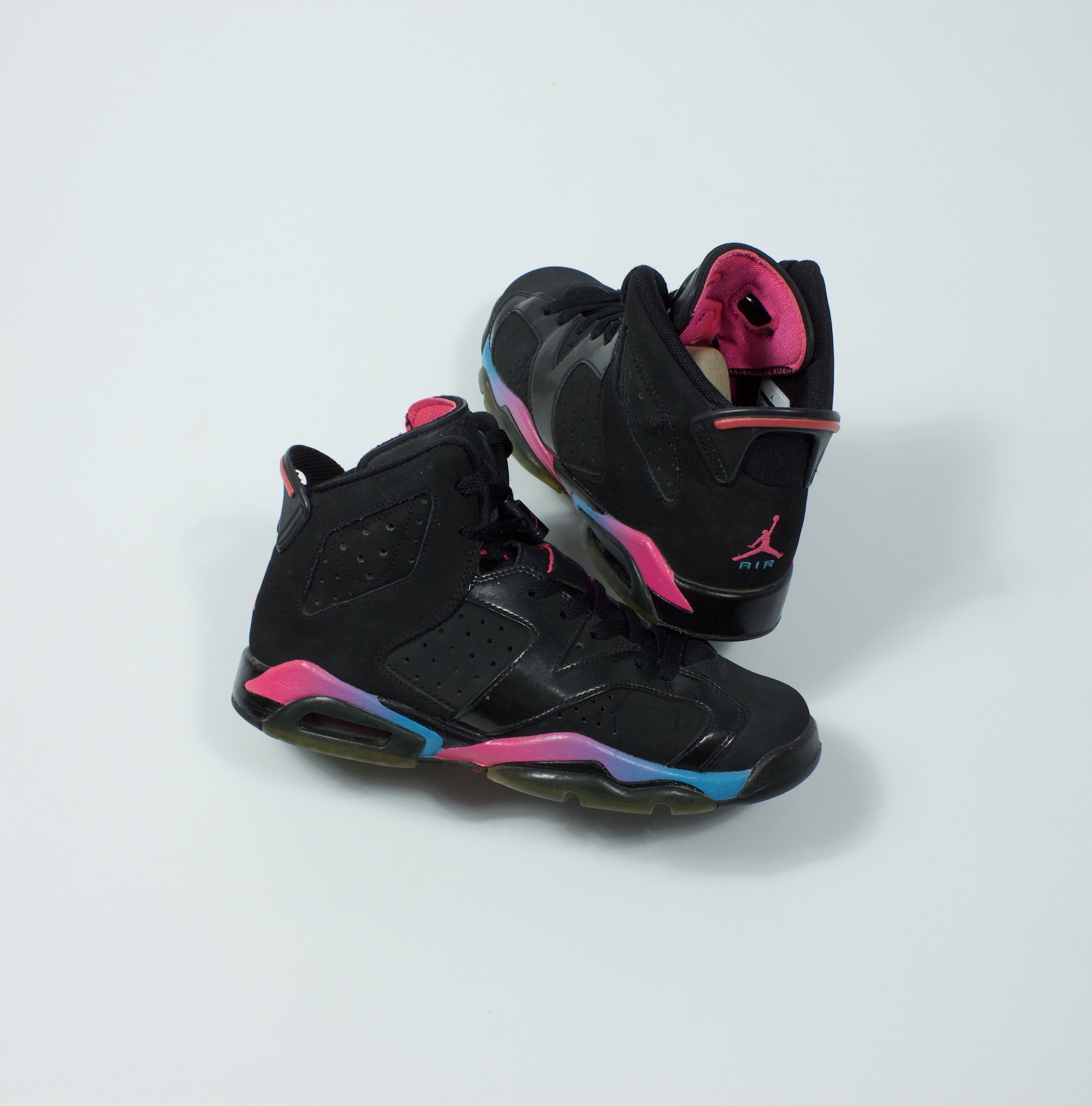 Jordan Brand Air Jordan 6 Retro GS Size US 5.5 / EU 38 - 2 Thumbnail