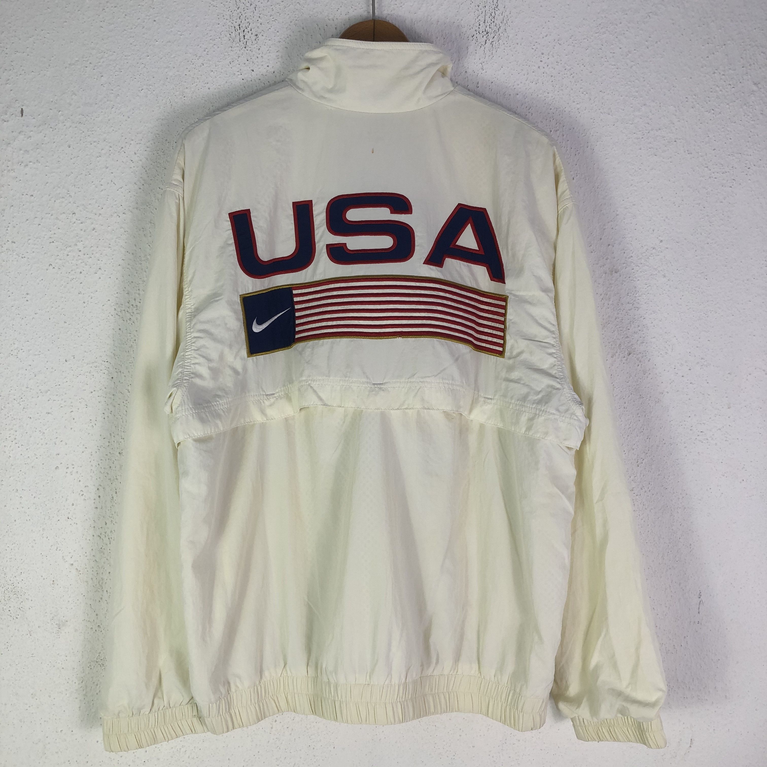Nike Vintage 90s NIKE Swoosh Usa Flag Windbreaker Jacket Size US L / EU 52-54 / 3 - 1 Thumbnail