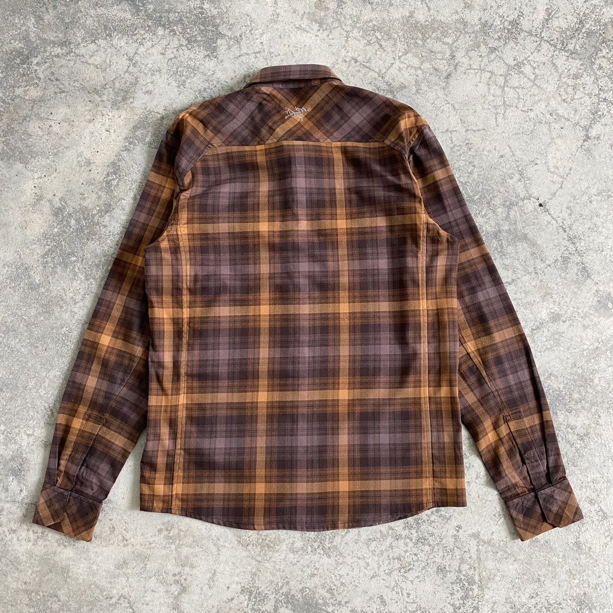 Arc'teryx Arc'Teryx Checker Plaid Light Weight Flannel Shirt Size US M / EU 48-50 / 2 - 1 Thumbnail