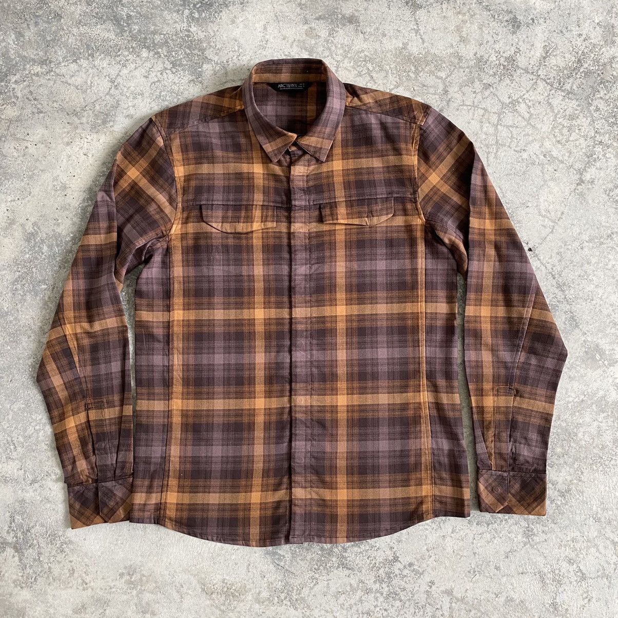 Arc'teryx Arc'Teryx Checker Plaid Light Weight Flannel Shirt Size US M / EU 48-50 / 2 - 7 Thumbnail