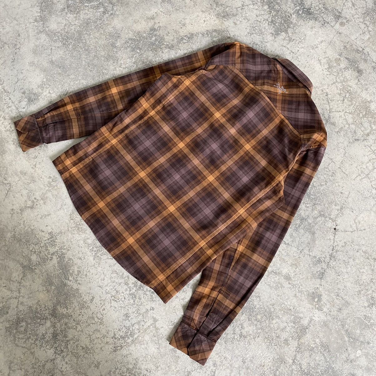 Arc'teryx Arc'Teryx Checker Plaid Light Weight Flannel Shirt Size US M / EU 48-50 / 2 - 3 Thumbnail