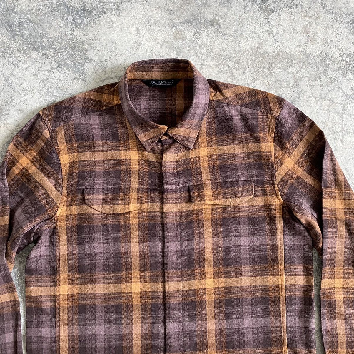 Arc'teryx Arc'Teryx Checker Plaid Light Weight Flannel Shirt Size US M / EU 48-50 / 2 - 8 Thumbnail