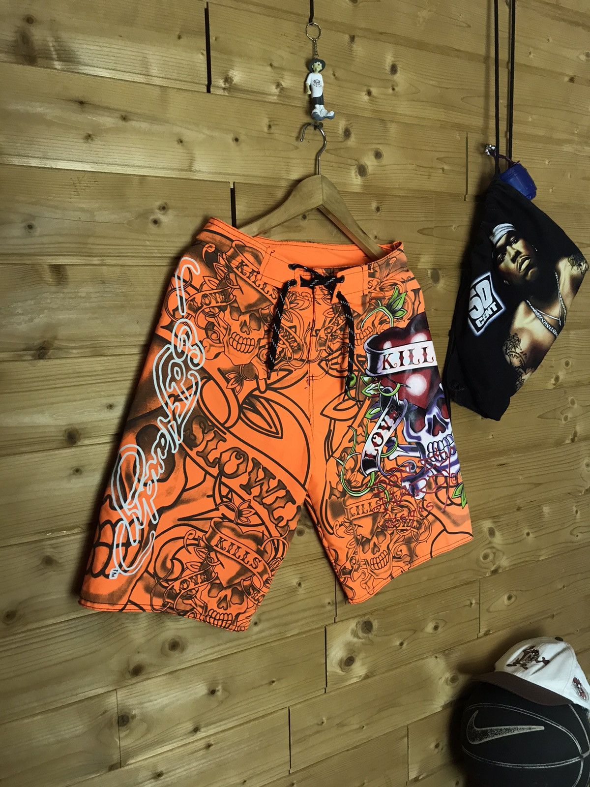 Ed Hardy Vintage Ed Hardy crazy over print shorts Size US 32 / EU 48 - 1 Thumbnail