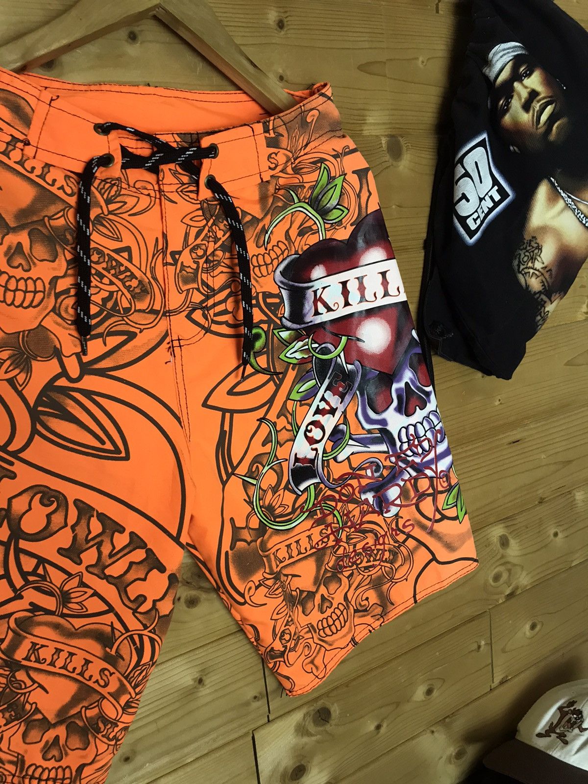 Ed Hardy Vintage Ed Hardy crazy over print shorts Size US 32 / EU 48 - 3 Thumbnail