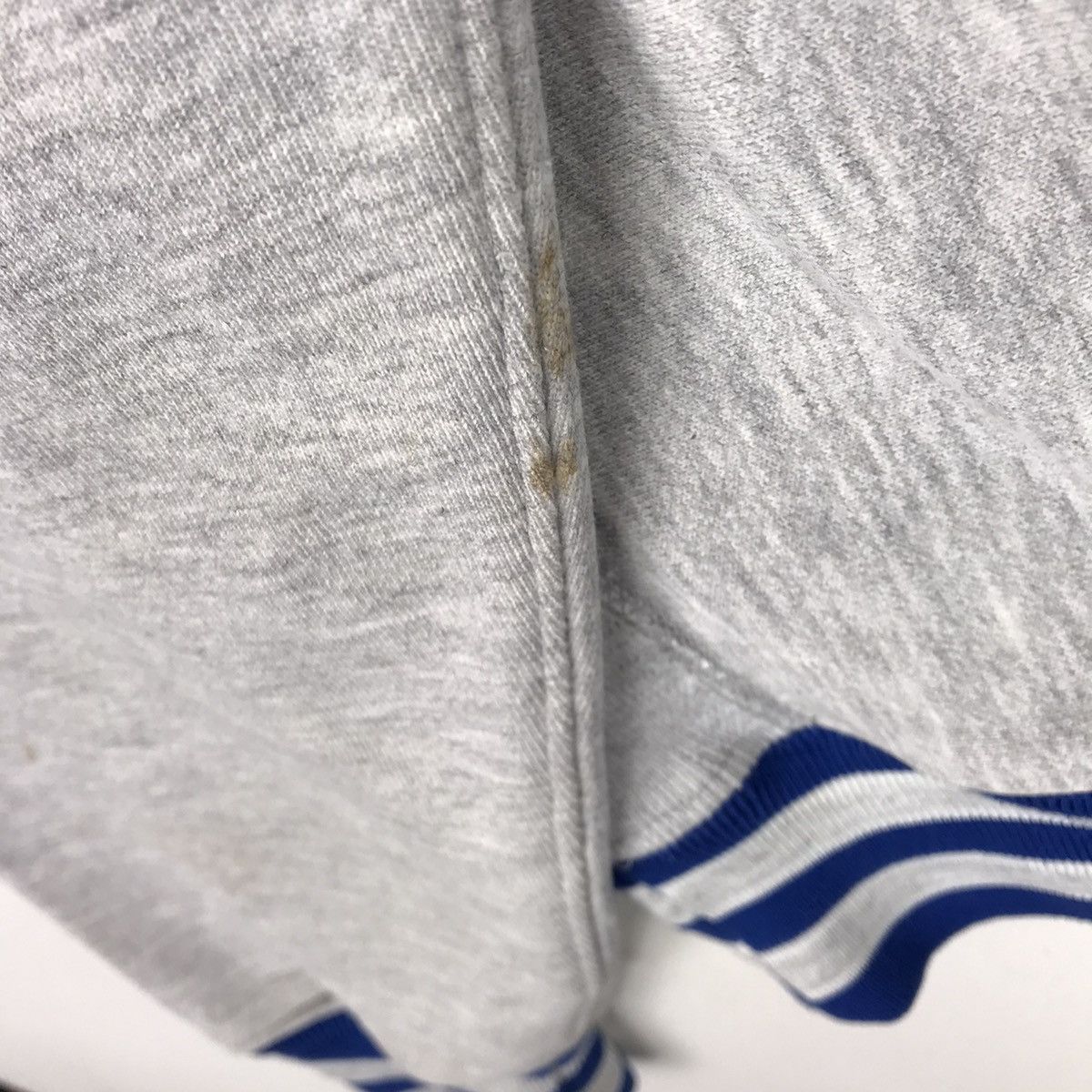 Vintage Vintage 90s Eastern Illinois Spell Out Sweatshirt Size US L / EU 52-54 / 3 - 8 Thumbnail