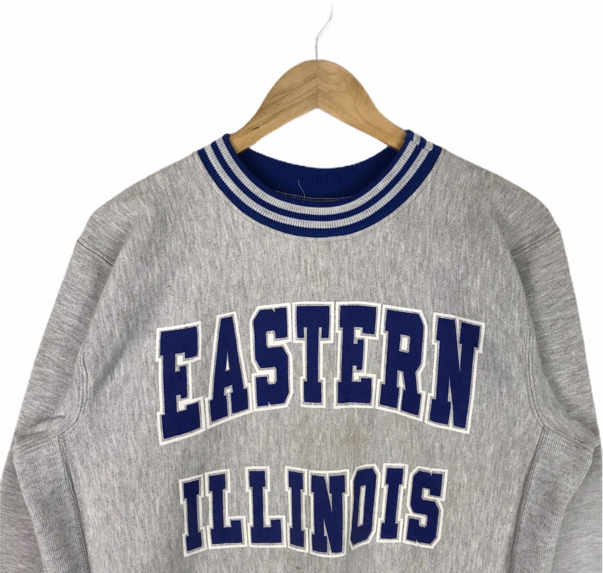 Vintage Vintage 90s Eastern Illinois Spell Out Sweatshirt Size US L / EU 52-54 / 3 - 3 Thumbnail
