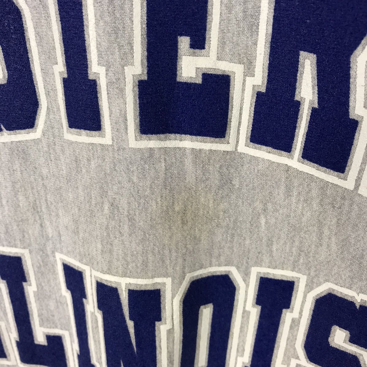 Vintage Vintage 90s Eastern Illinois Spell Out Sweatshirt Size US L / EU 52-54 / 3 - 5 Thumbnail