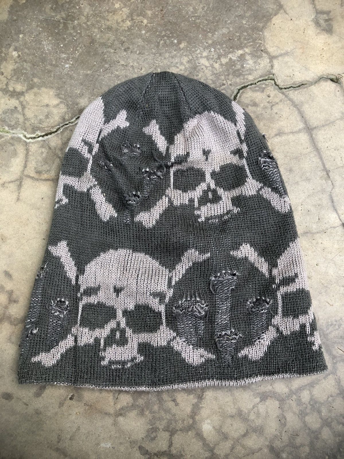 Bones Reversible Destroyed Skull Bones Beanie Size ONE SIZE - 3 Thumbnail