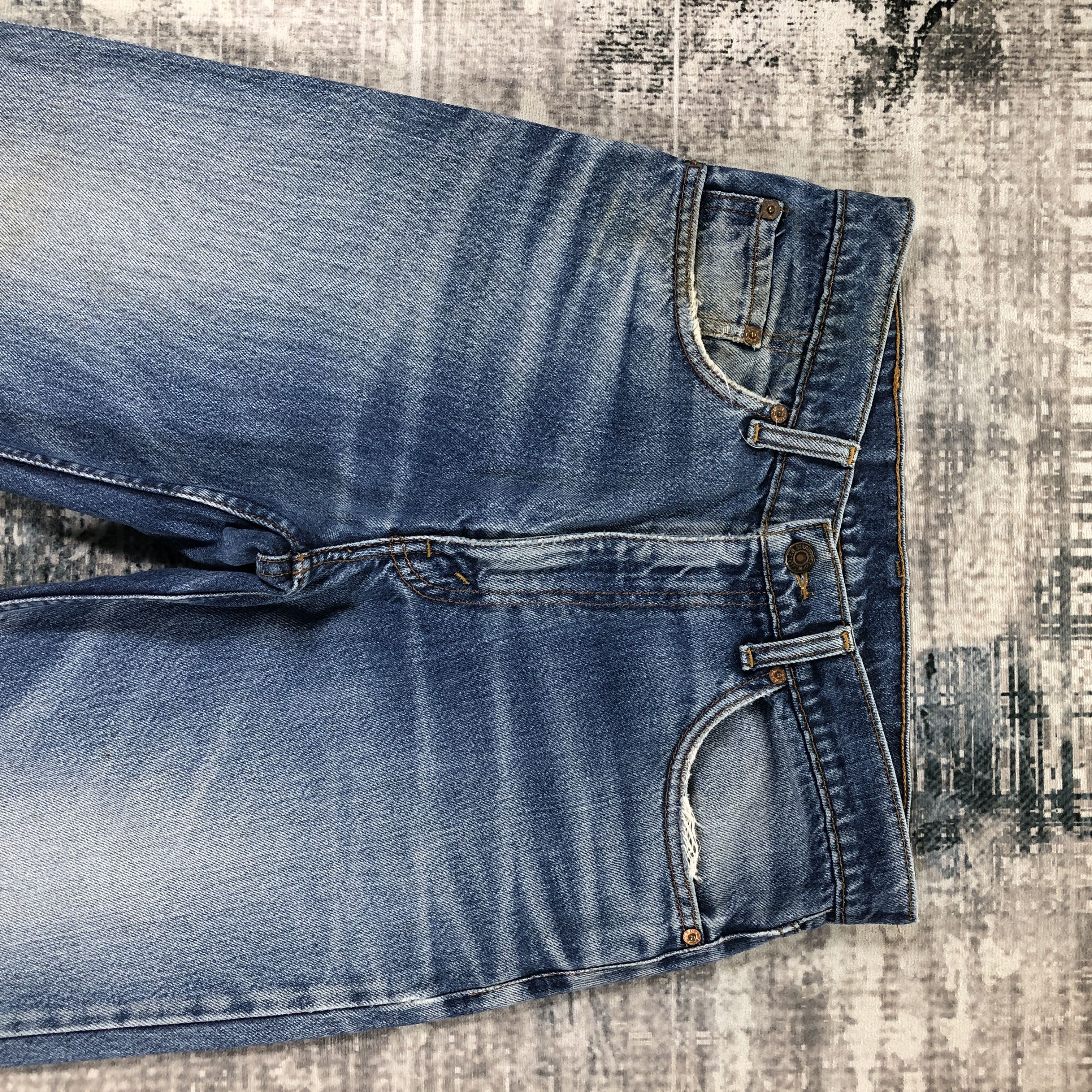Levi's Vintage Levis 359 Jeans Faded Blue Denim Size US 29 - 3 Thumbnail