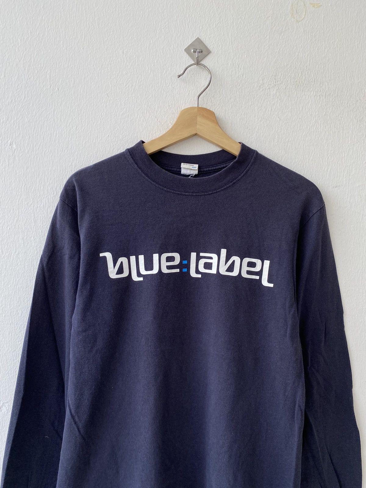 Japanese Brand Vintage Blue Label Spellout Japanese Brand Longsleeve Tee Size US S / EU 44-46 / 1 - 3 Thumbnail