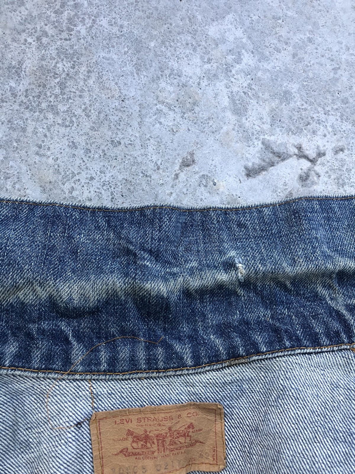 Levi's Denim Jacket 80’s Levi’s Distressed Size US L / EU 52-54 / 3 - 23 Thumbnail