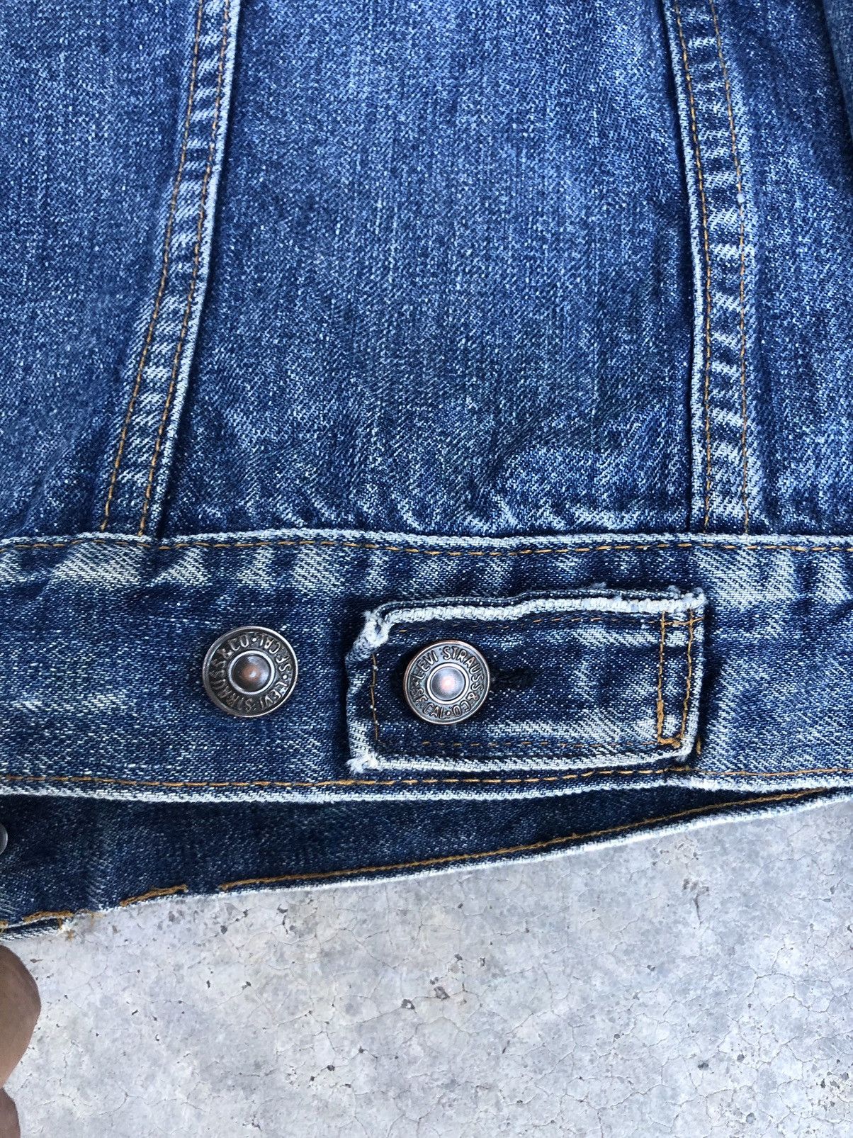 Levi's Denim Jacket 80’s Levi’s Distressed Size US L / EU 52-54 / 3 - 19 Thumbnail