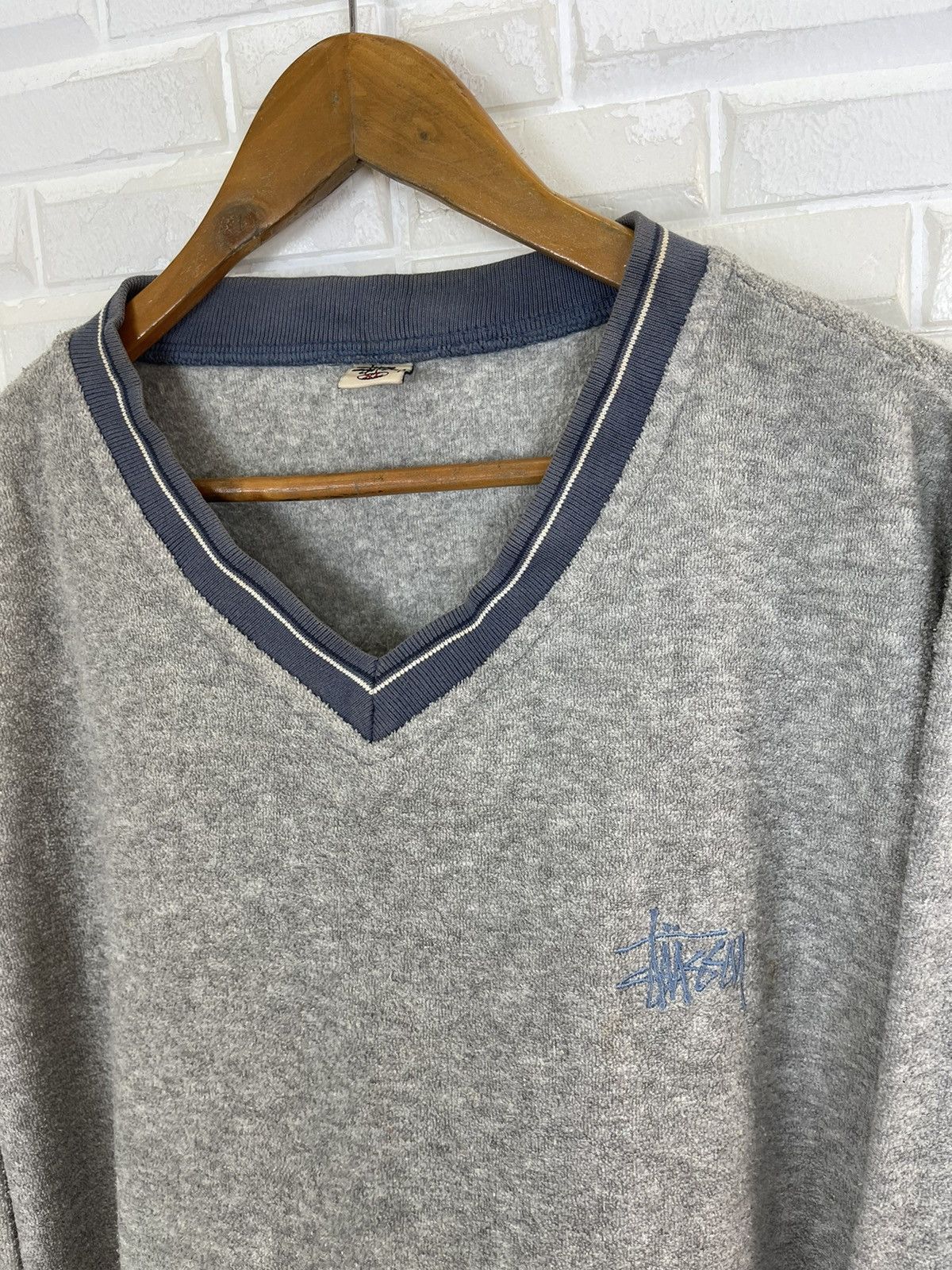 Stussy × Vintage 💰BINDING NOW 💸Vintage STUSSY Fleece V Neck Sweater Size US XL / EU 56 / 4 - 2 Thumbnail
