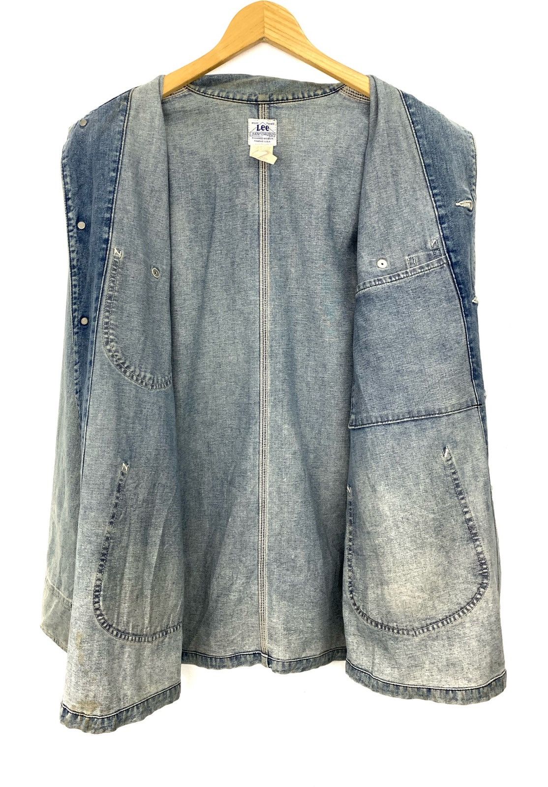 Lee × Vintage ☃️ Vintage 70s rips faded Lee Union Made worker denim jacket Size US M / EU 48-50 / 2 - 5 Thumbnail