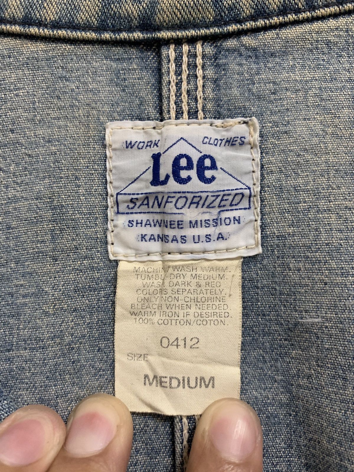 Lee × Vintage ☃️ Vintage 70s rips faded Lee Union Made worker denim jacket Size US M / EU 48-50 / 2 - 6 Thumbnail
