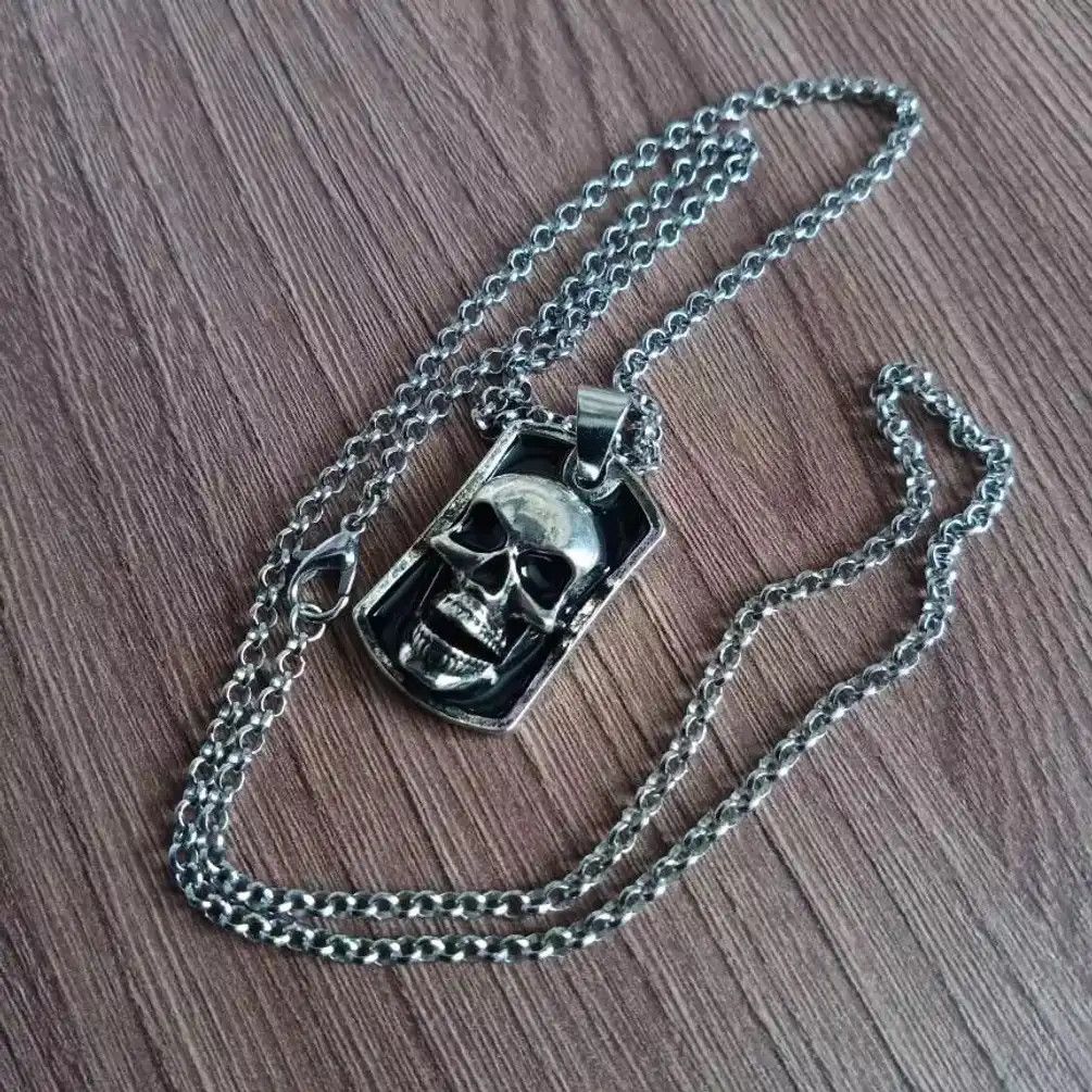 Jewelry Carved Skull Pattern Pendant Necklace Size ONE SIZE - 1 Thumbnail