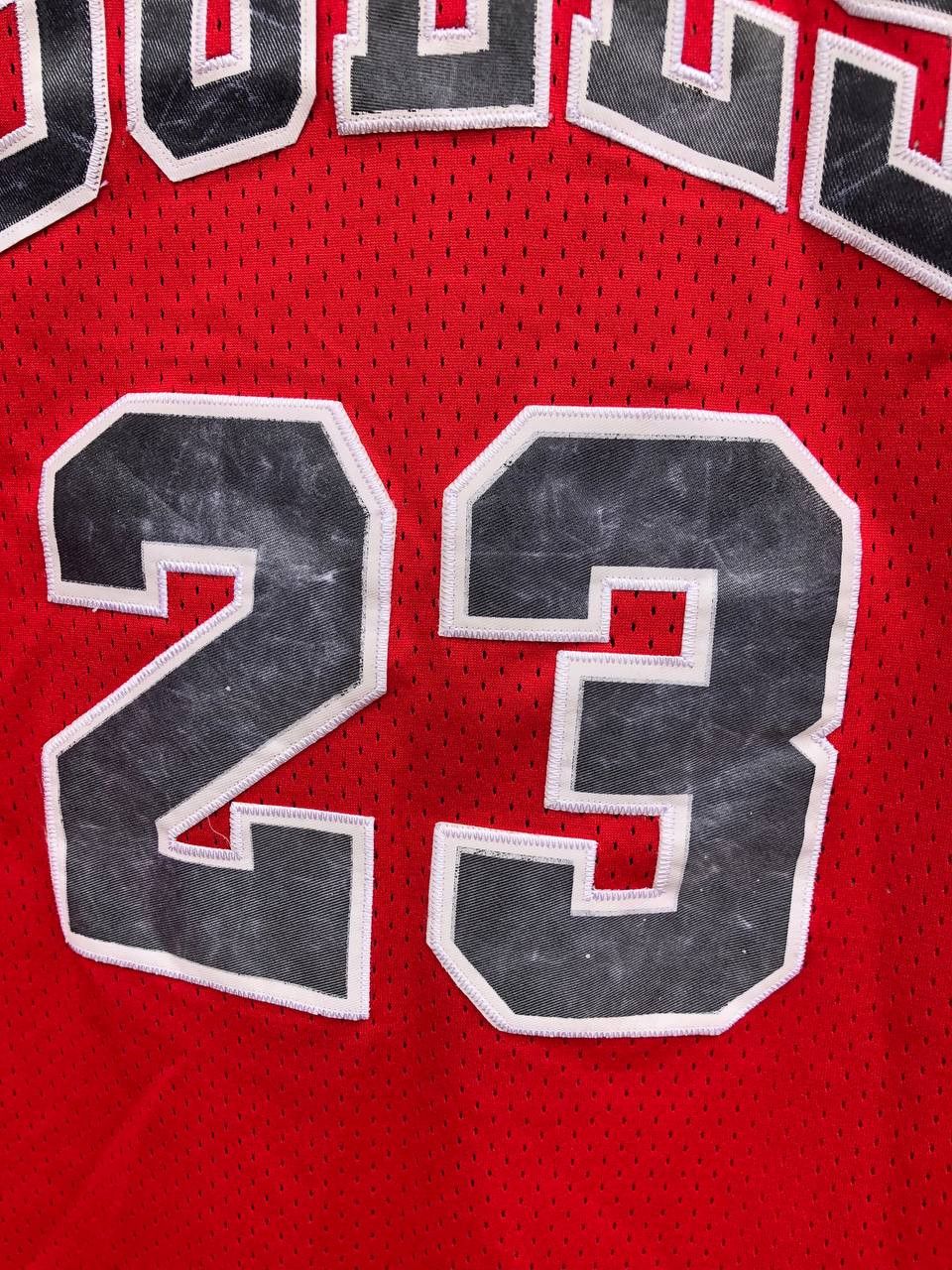 NBA × Nike × Vintage Chicago Bulls Nike Vintage NBA 90s #23 Jordan Jersey Size US M / EU 48-50 / 2 - 4 Thumbnail