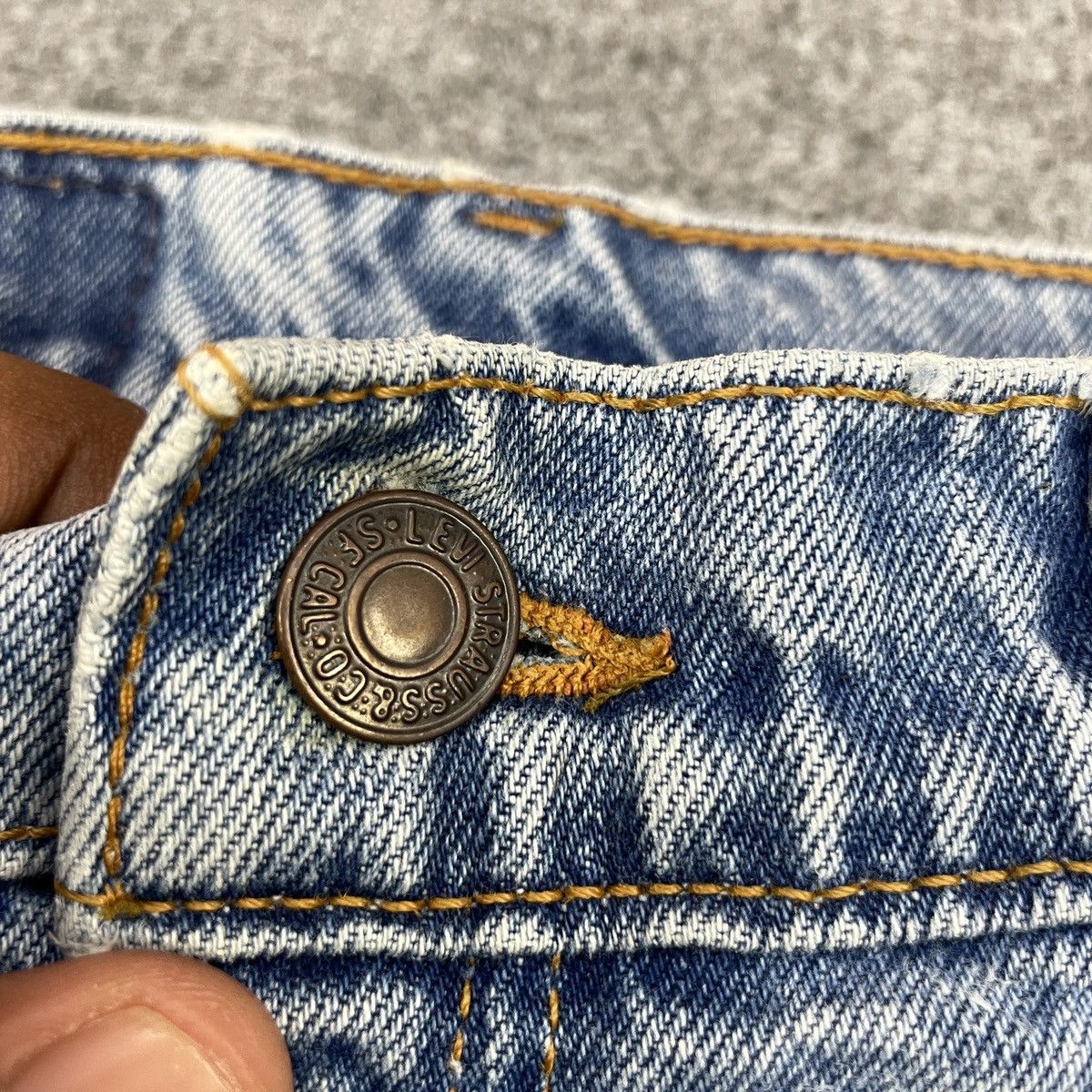 Levi's × Vintage Vintage Levi's 551 Distressed Light Wash - wc 264 Size US 28 / EU 44 - 6 Thumbnail