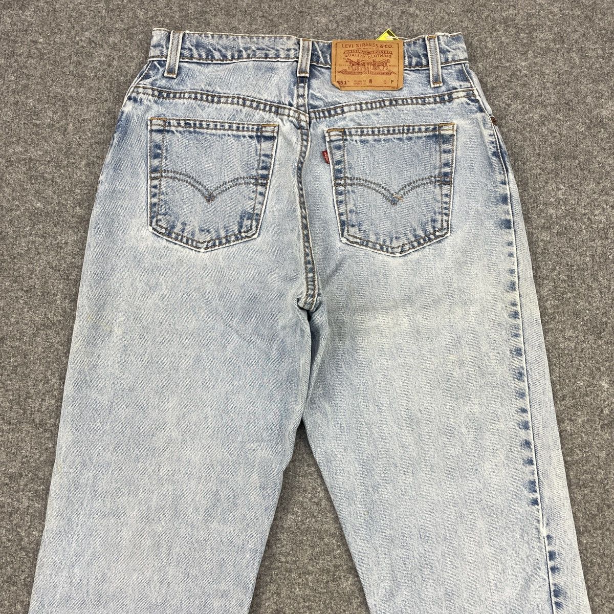 Levi's × Vintage Vintage Levi's 551 Distressed Light Wash - wc 264 Size US 28 / EU 44 - 5 Thumbnail