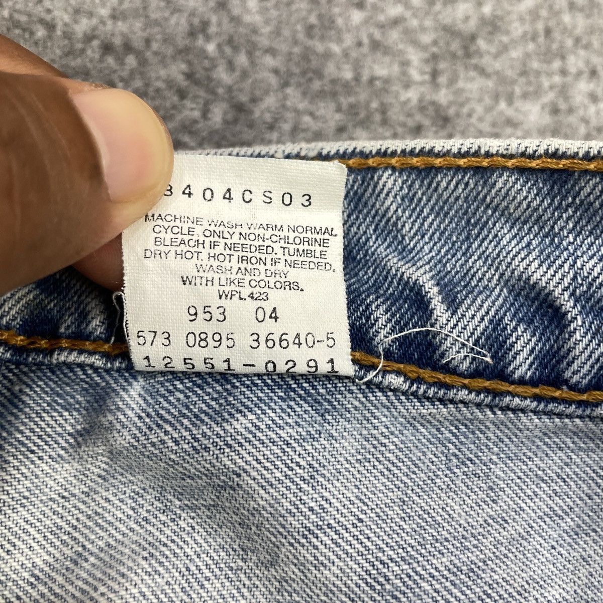 Levi's × Vintage Vintage Levi's 551 Distressed Light Wash - wc 264 Size US 28 / EU 44 - 9 Thumbnail