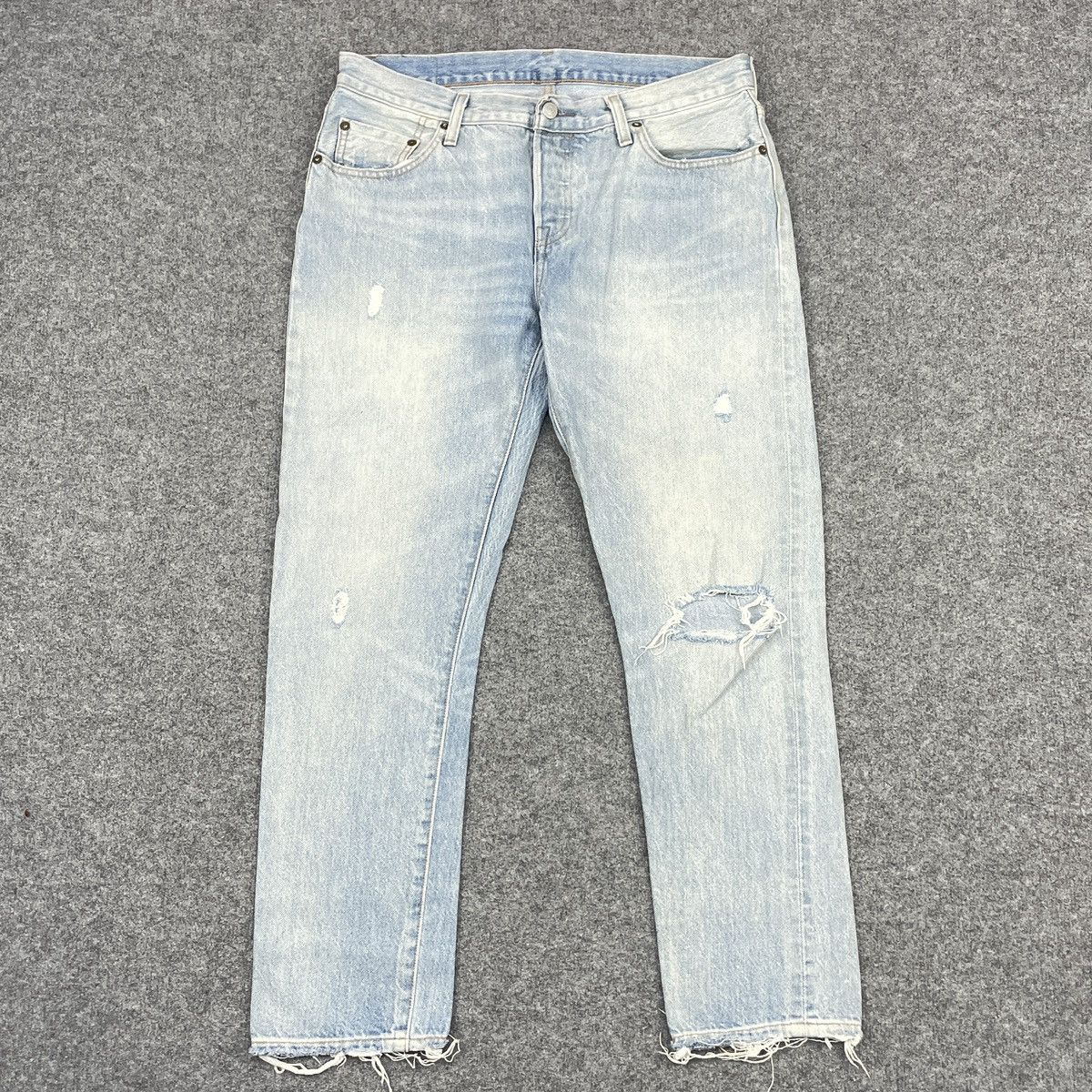 Vintage levi's 501 Distressed Light Wash -wc 245