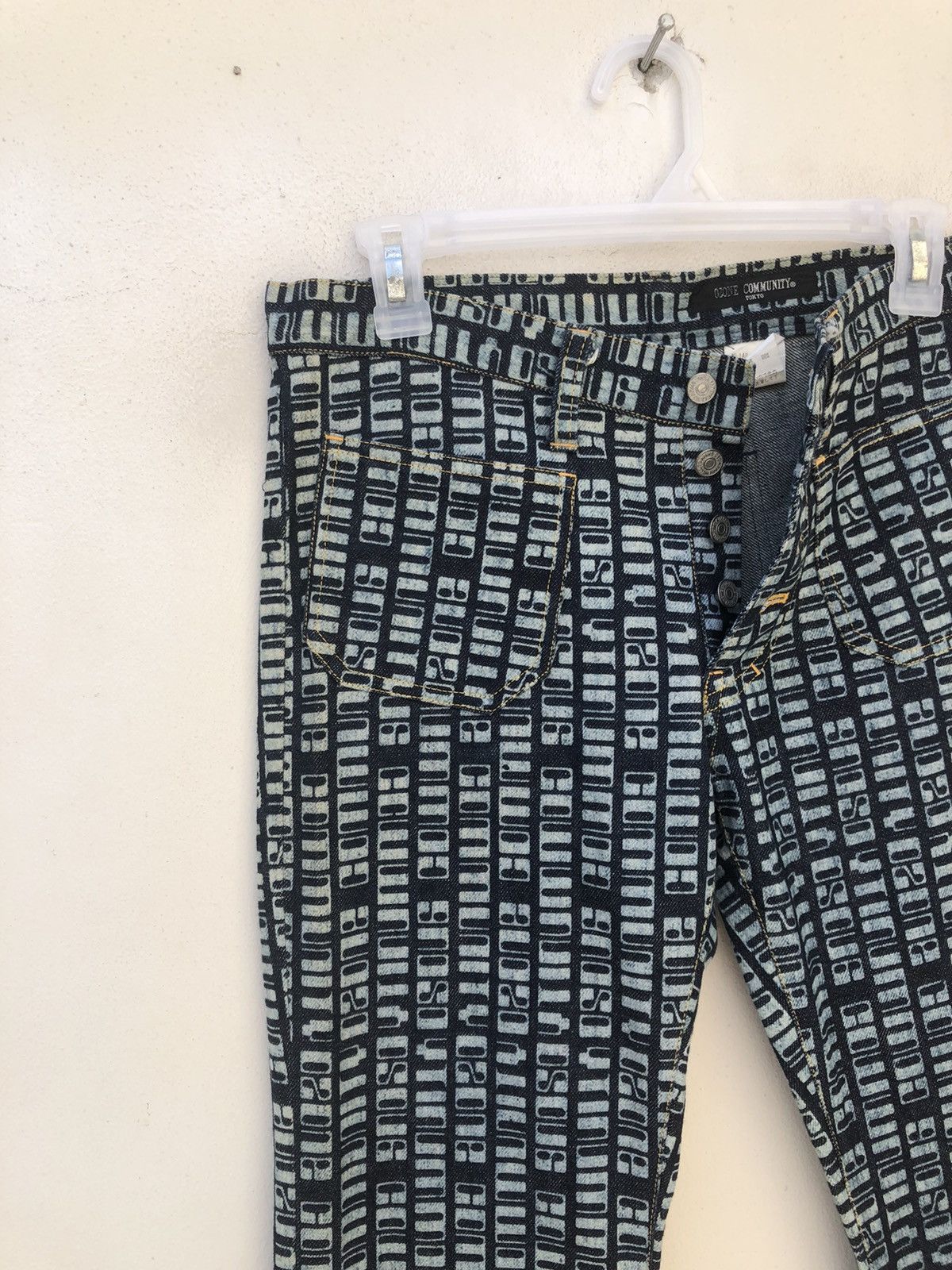 Vintage Vintage Ozone Community Japan All Printed Denim Flare Pant Size US 29 - 9 Thumbnail