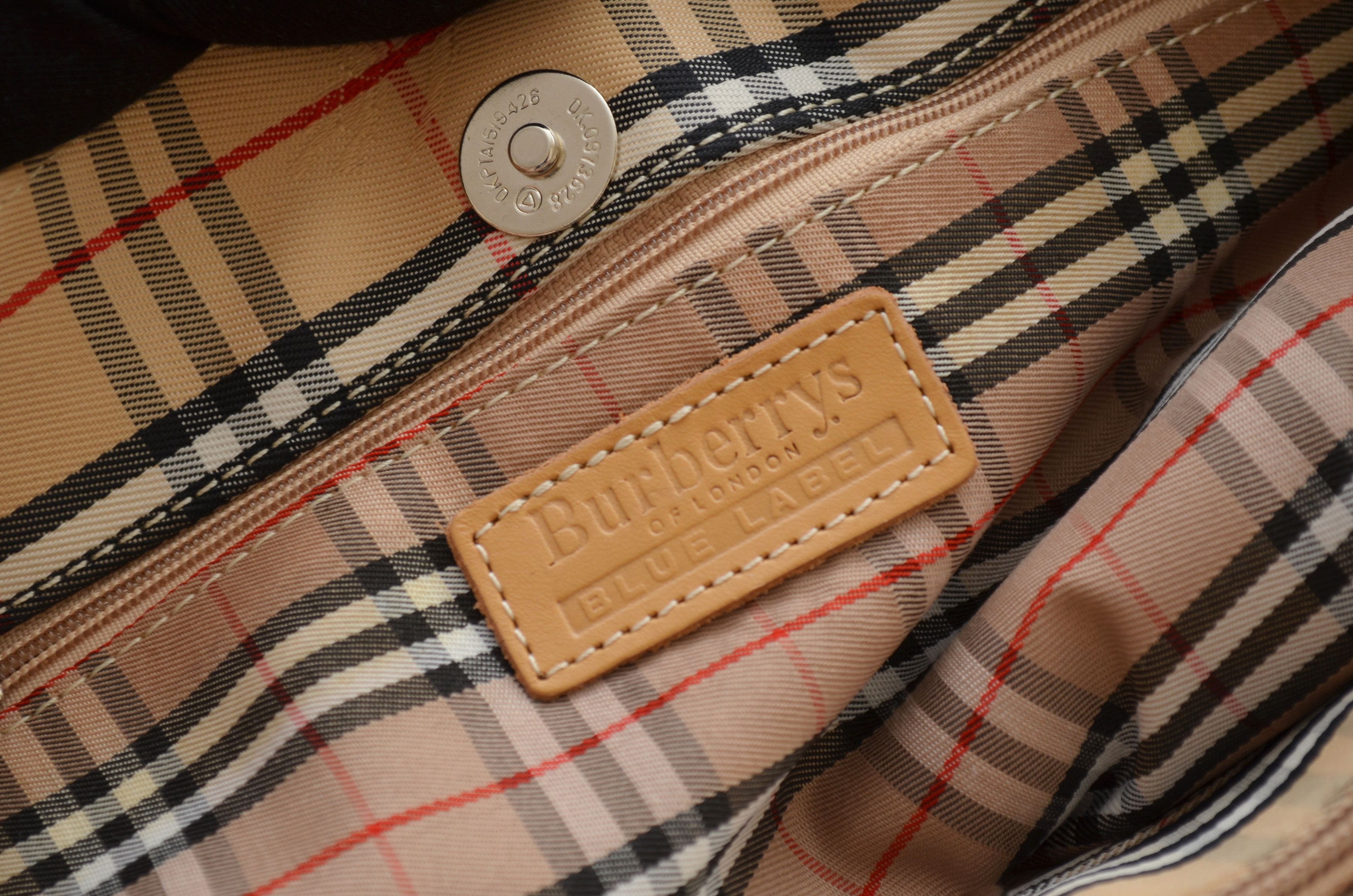 Burberry × Vintage Burberry Blue Label Novacheck Shoulder Bag RARE Vintage Size ONE SIZE - 8 Thumbnail