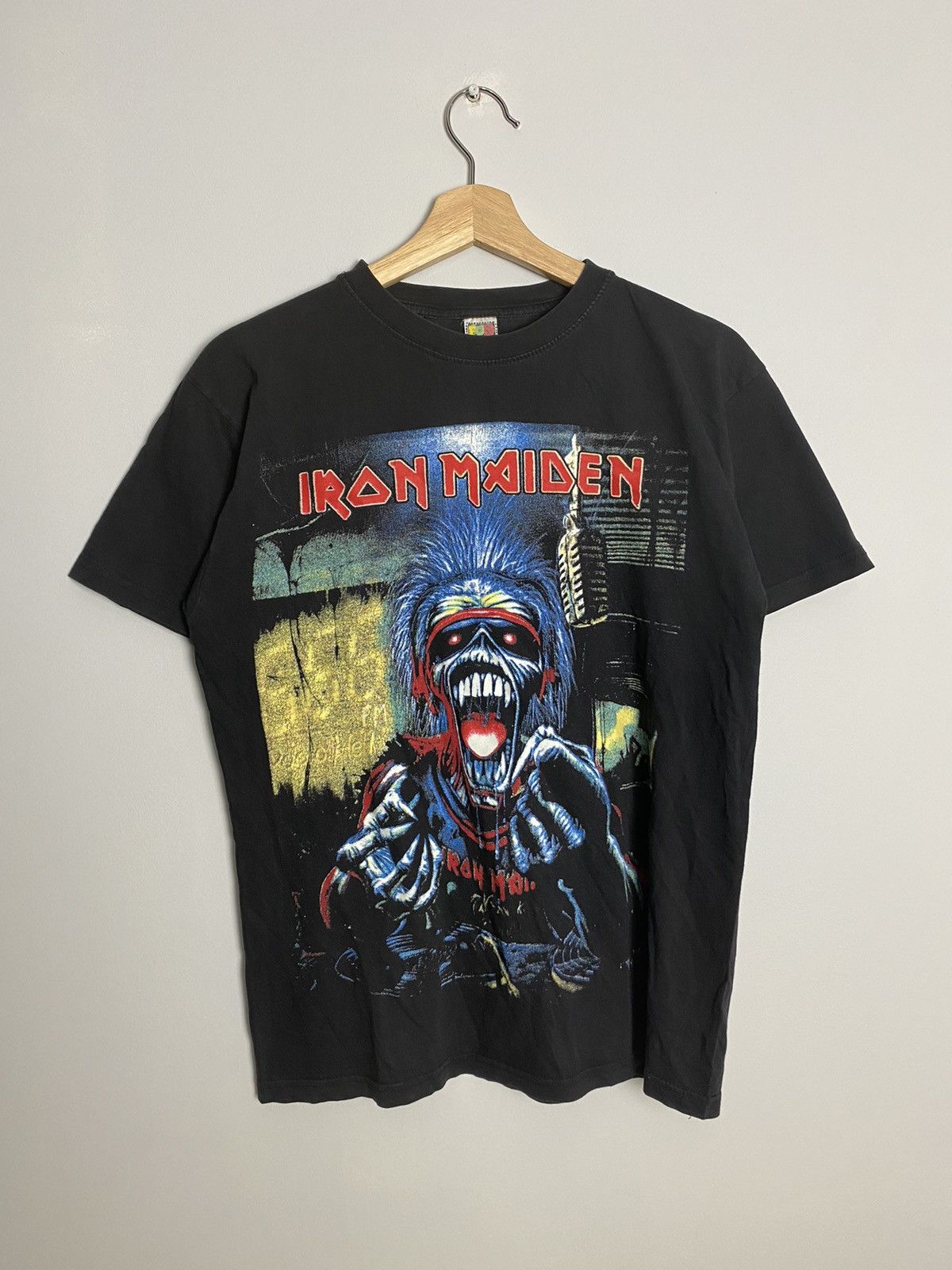 Band Tees Vintage 00s Iron Maiden Metal Rock Band Tshirt Rare Size US S / EU 44-46 / 1 - 1 Thumbnail