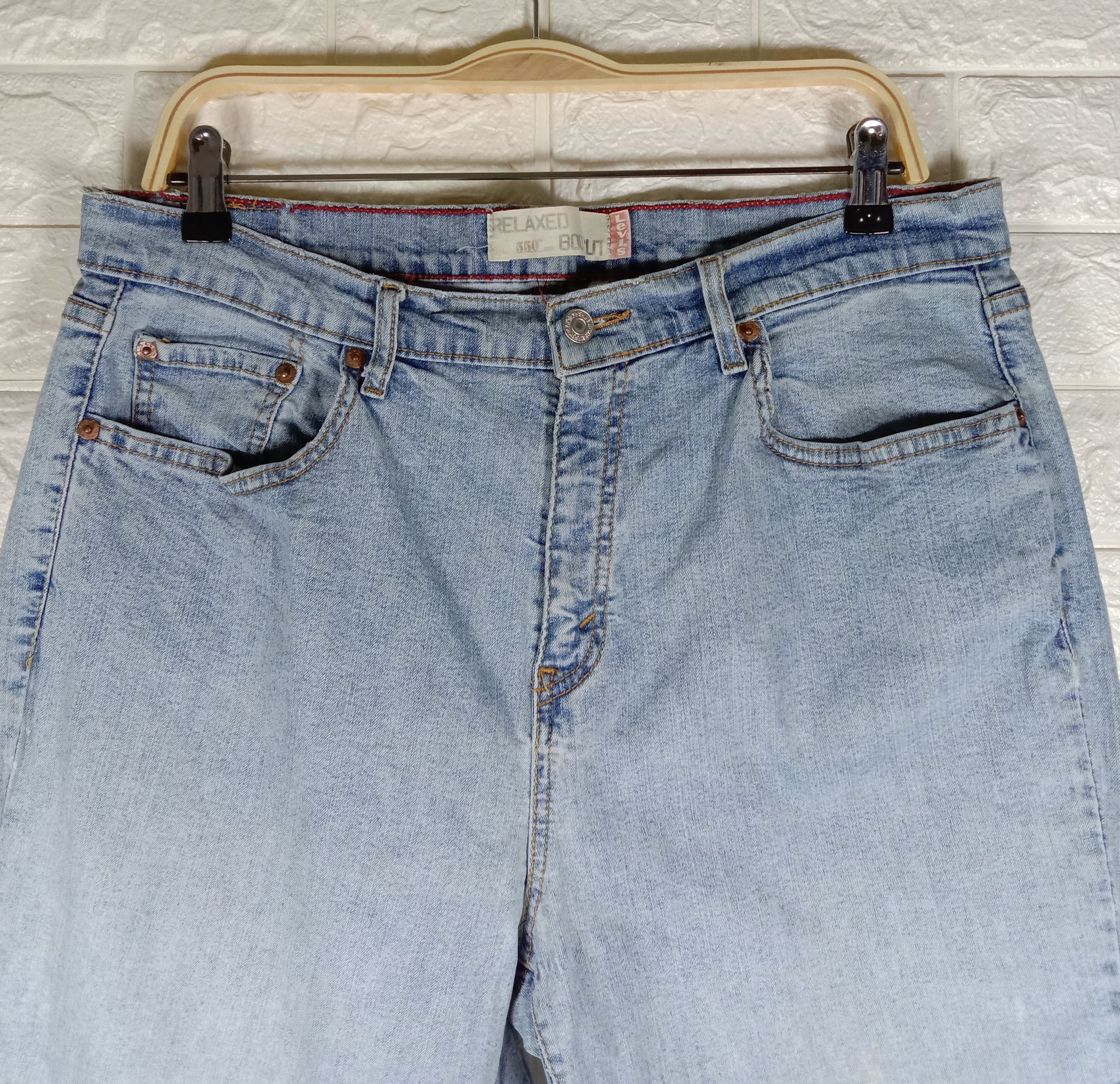 Levi's Vintage Levi's 550 Flare Jeans Light Wash Denim Size 34" / US 12 / IT 48 - 2 Thumbnail