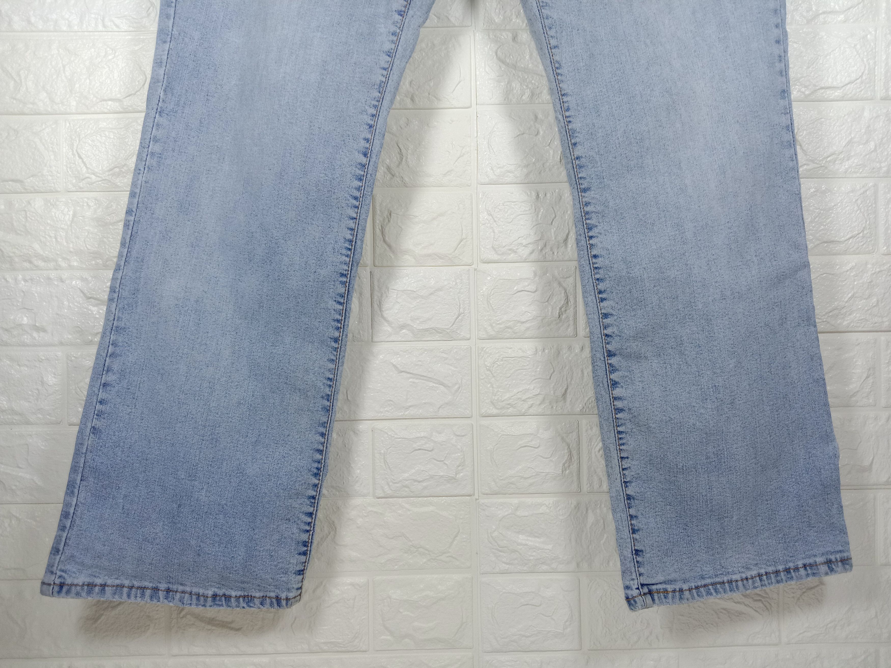 Levi's Vintage Levi's 550 Flare Jeans Light Wash Denim Size 34" / US 12 / IT 48 - 4 Thumbnail