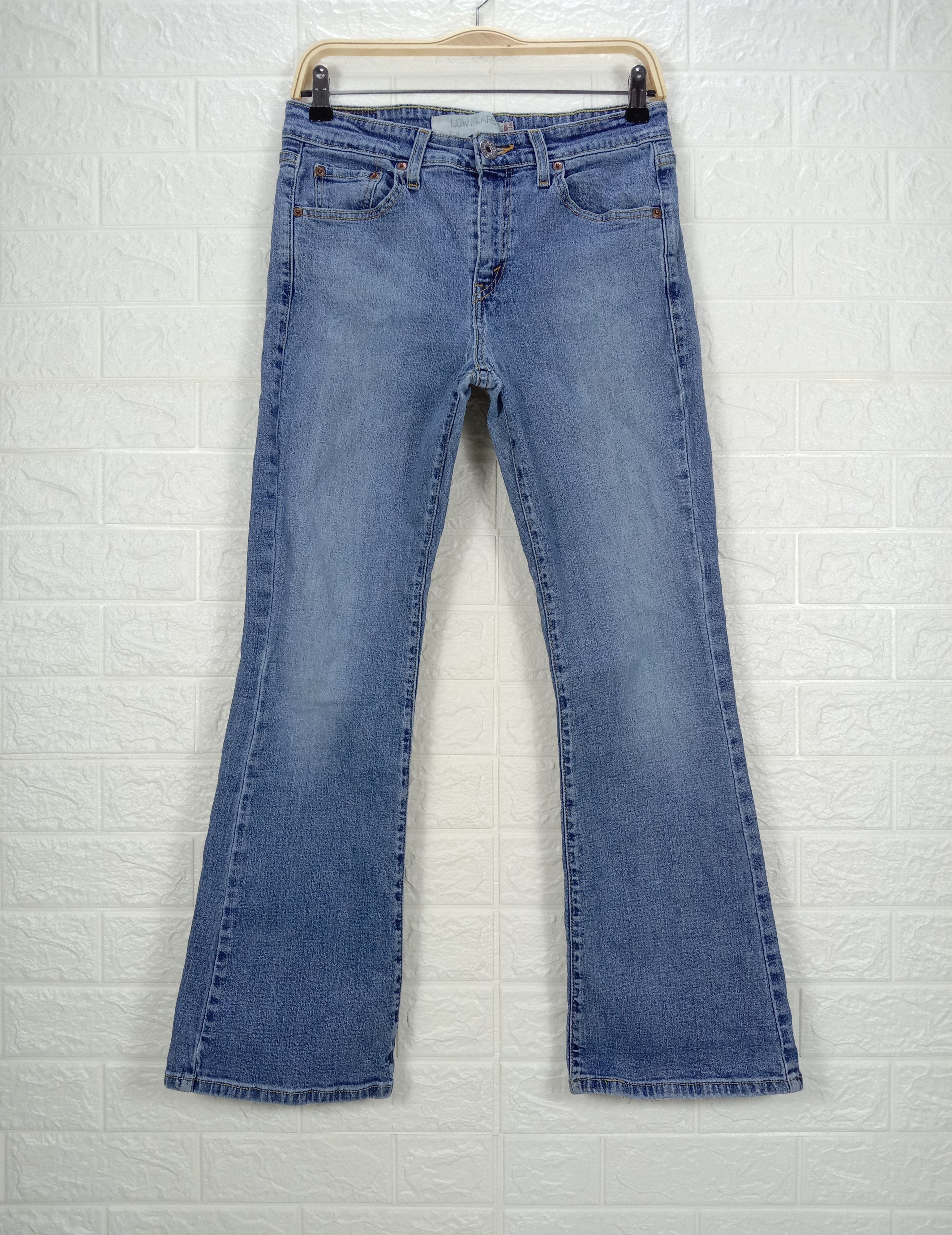 Levi's Vintage Levi's 519 Flare Jeans Blue Wash Denim Size 28" / US 6 / IT 42 - 1 Thumbnail