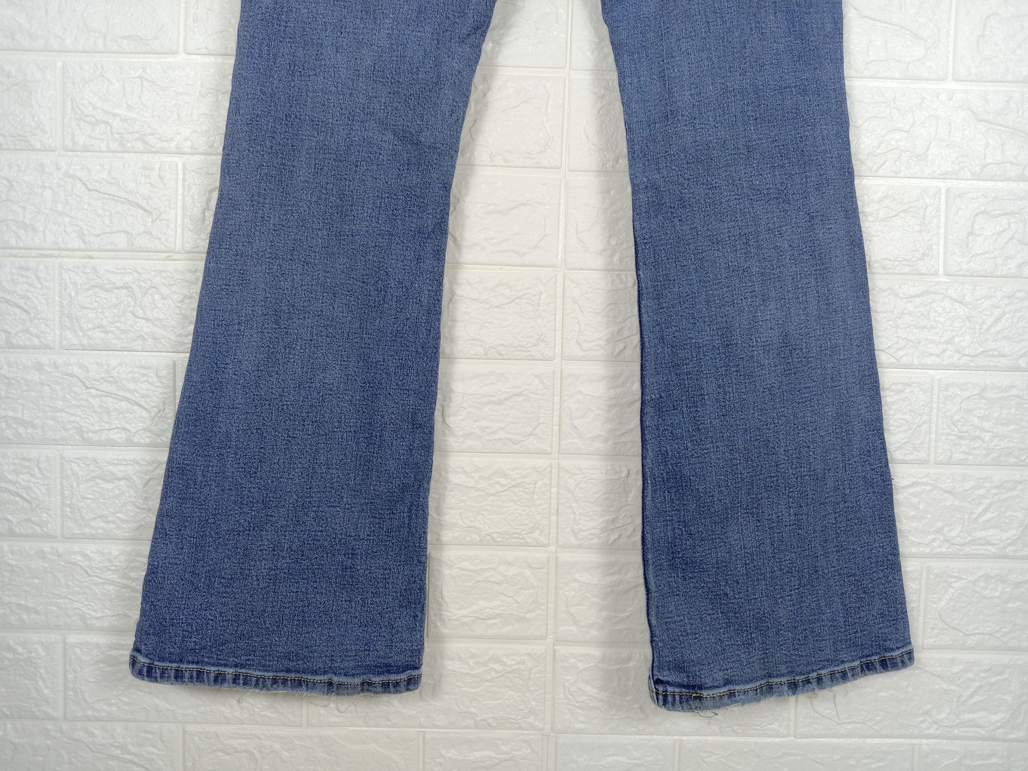 Levi's Vintage Levi's 519 Flare Jeans Blue Wash Denim Size 28" / US 6 / IT 42 - 8 Thumbnail