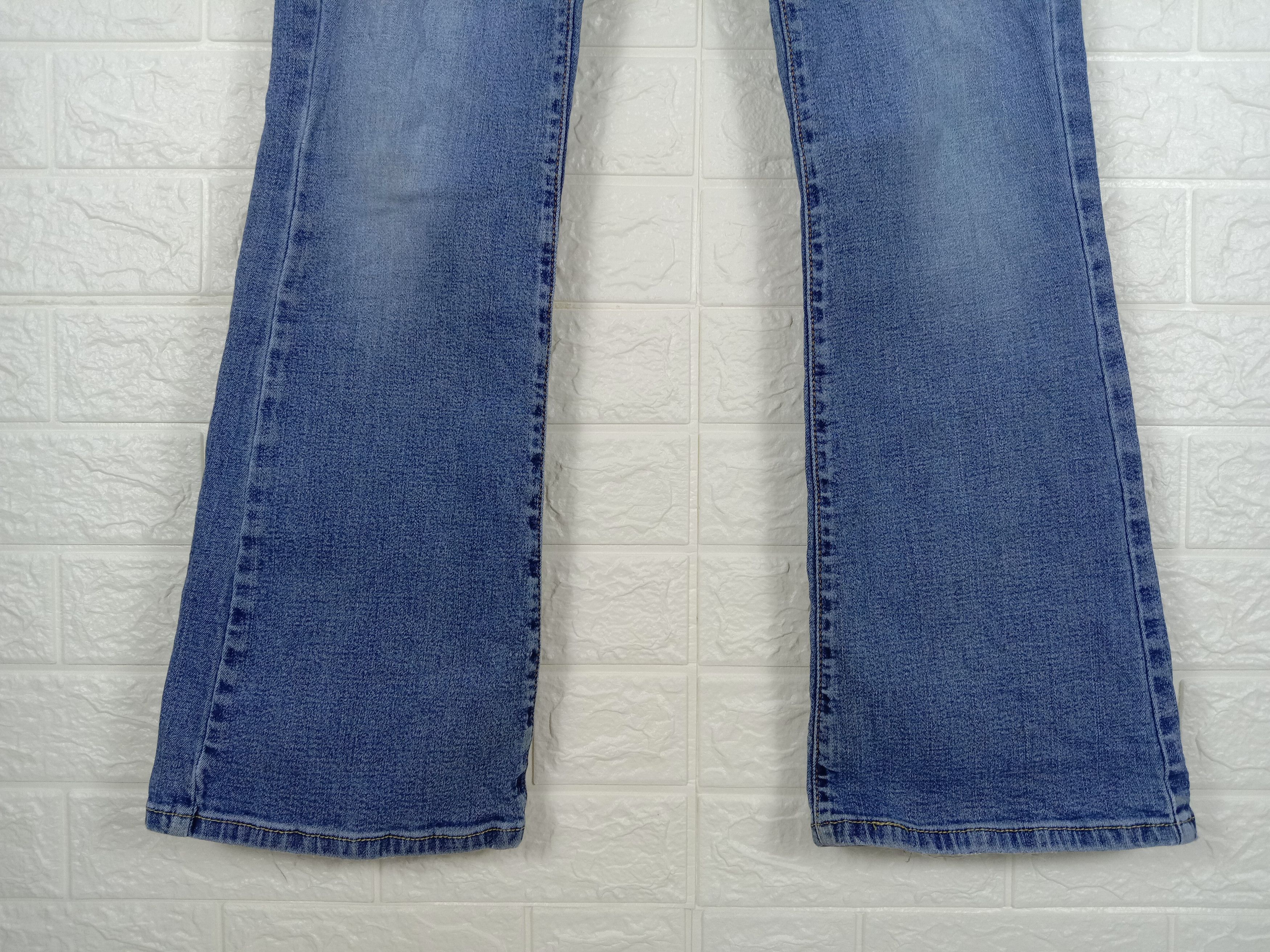 Levi's Vintage Levi's 519 Flare Jeans Blue Wash Denim Size 28" / US 6 / IT 42 - 4 Thumbnail
