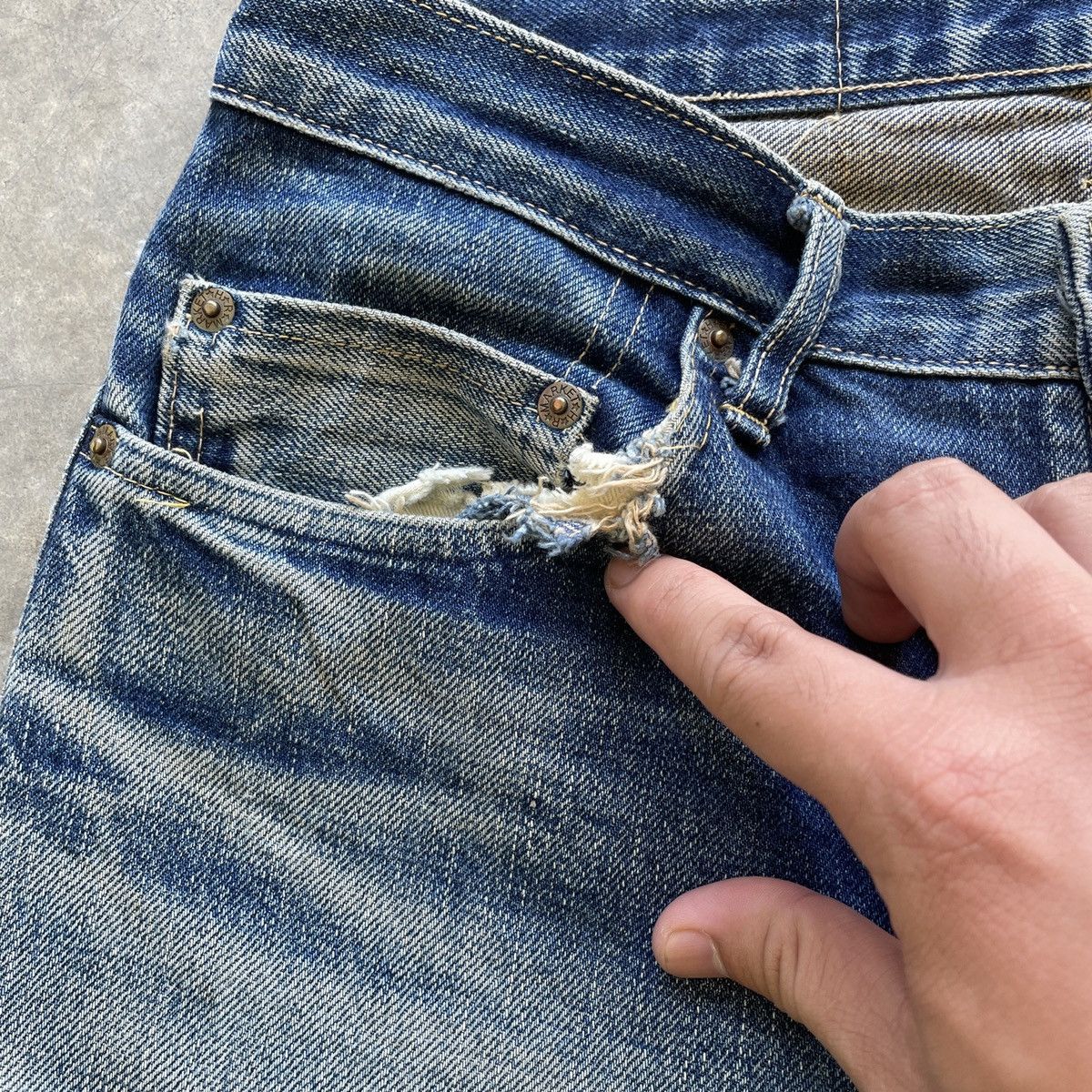 Blue Blue Japan Vtg Iron HR Market X Blue Blue Japan Faded Selvedge Jeans Size US 29 - 7 Thumbnail