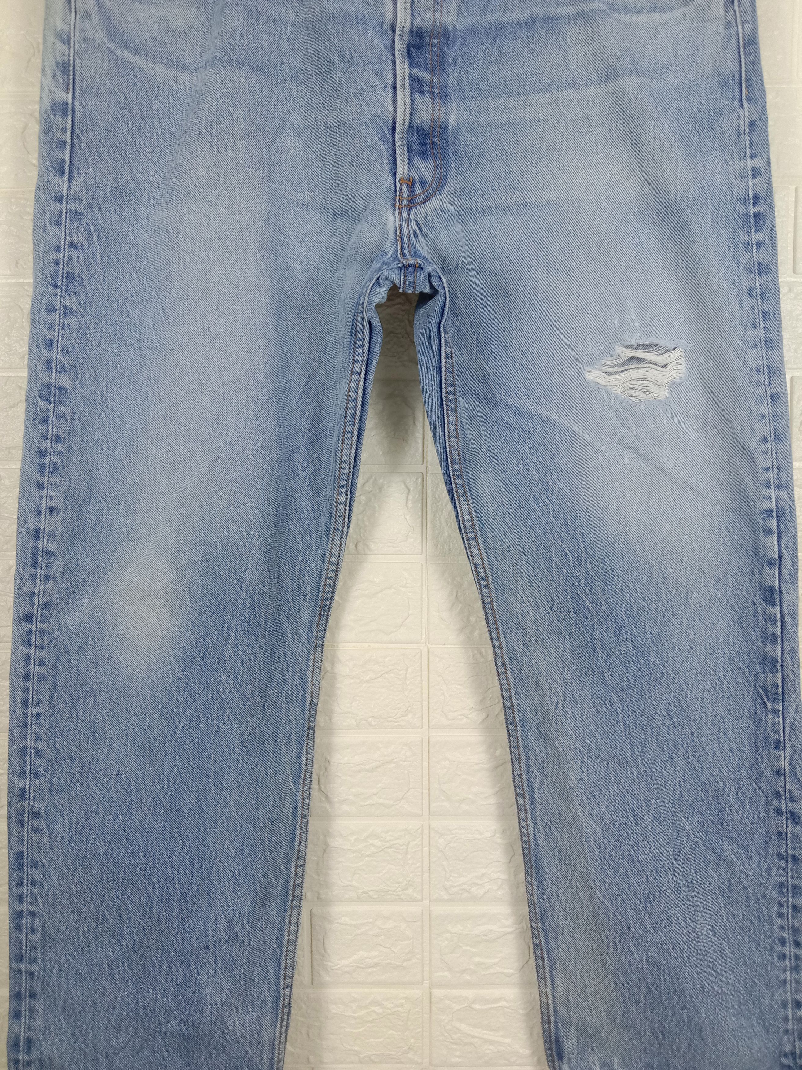 Levi's Vintage Levi's 501 Jeans Light Wash Distressed Denim Size US 40 / EU 56 - 3 Thumbnail