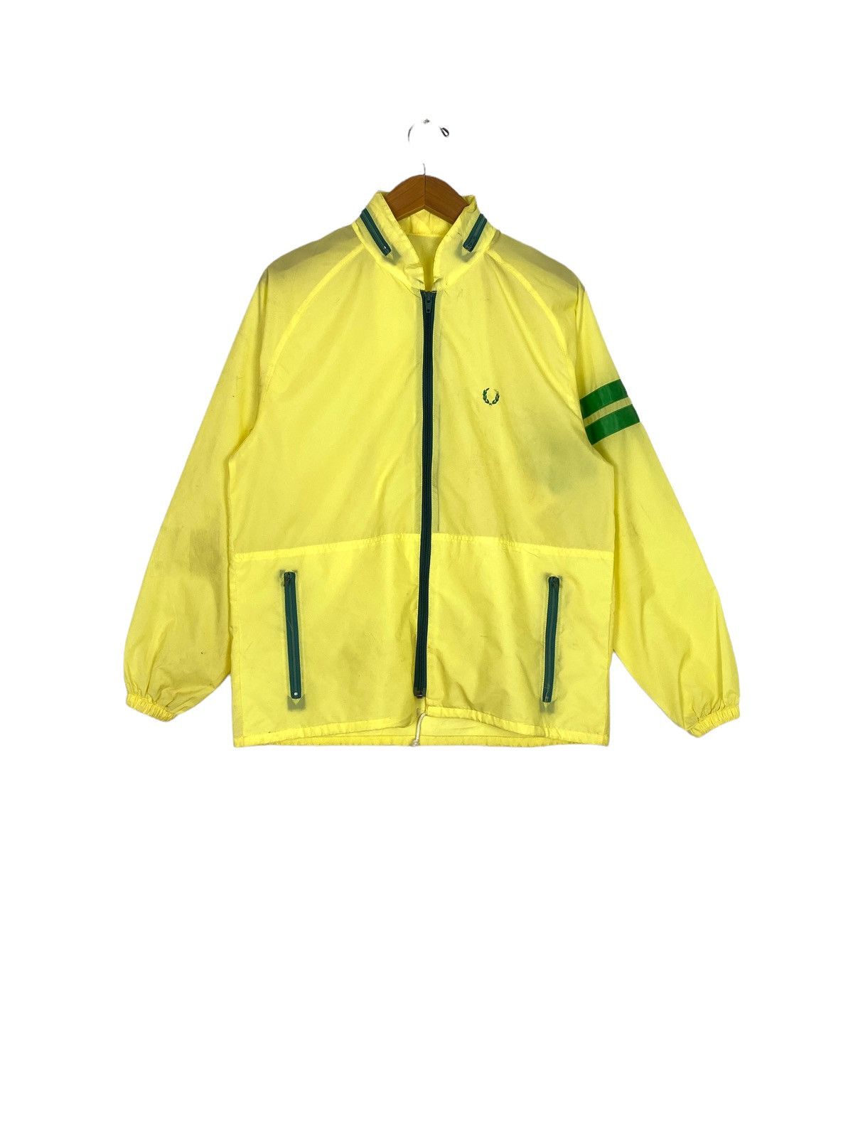 Fred Perry Rare‼️ Vintage Fred Perry Light Windbreker Small Logo Japan Size US M / EU 48-50 / 2 - 1 Thumbnail
