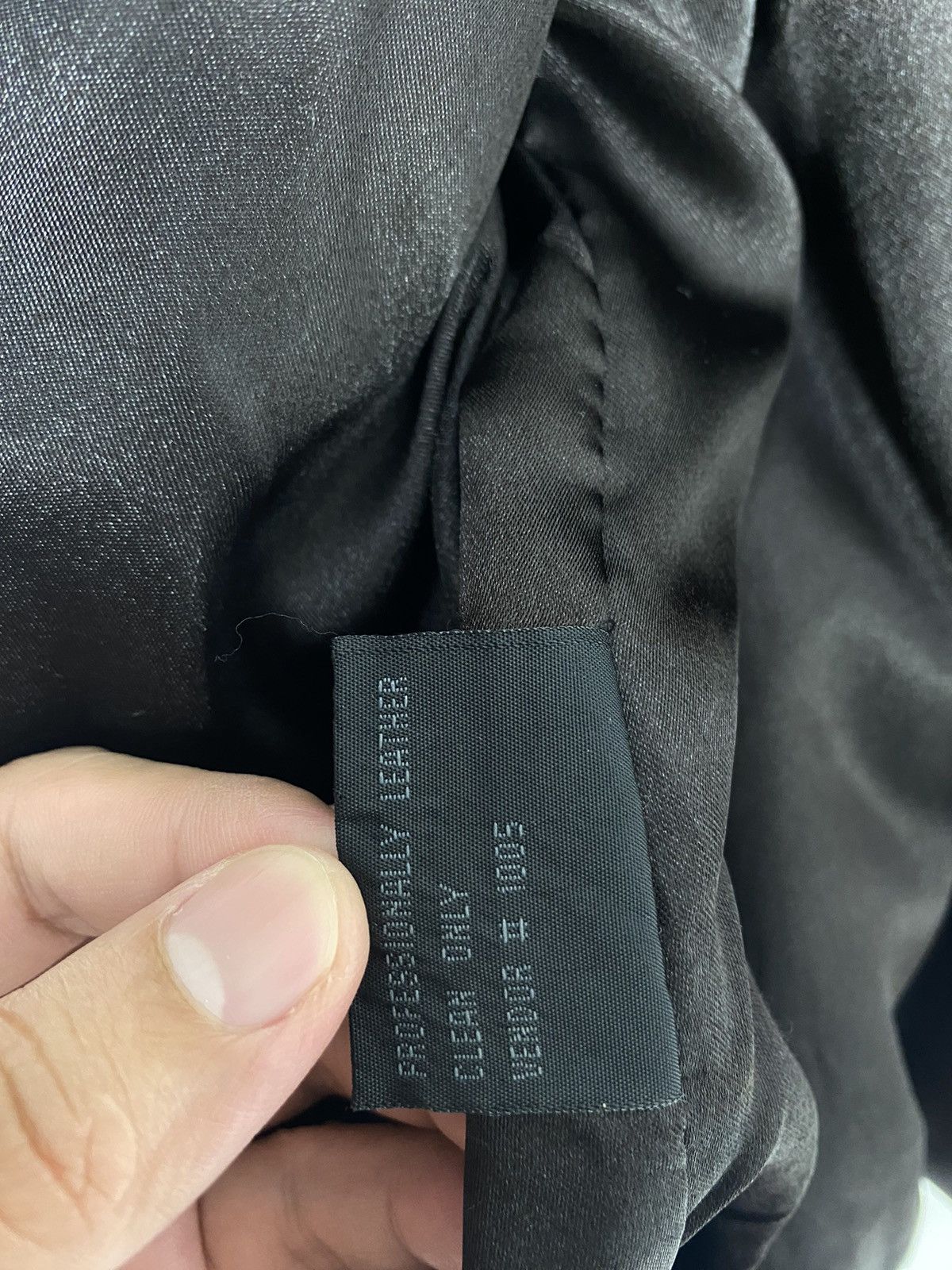 Guess Rare‼️ Vintage DISTRESSED Guess Suede Leather Jacket Size US L / EU 52-54 / 3 - 8 Thumbnail