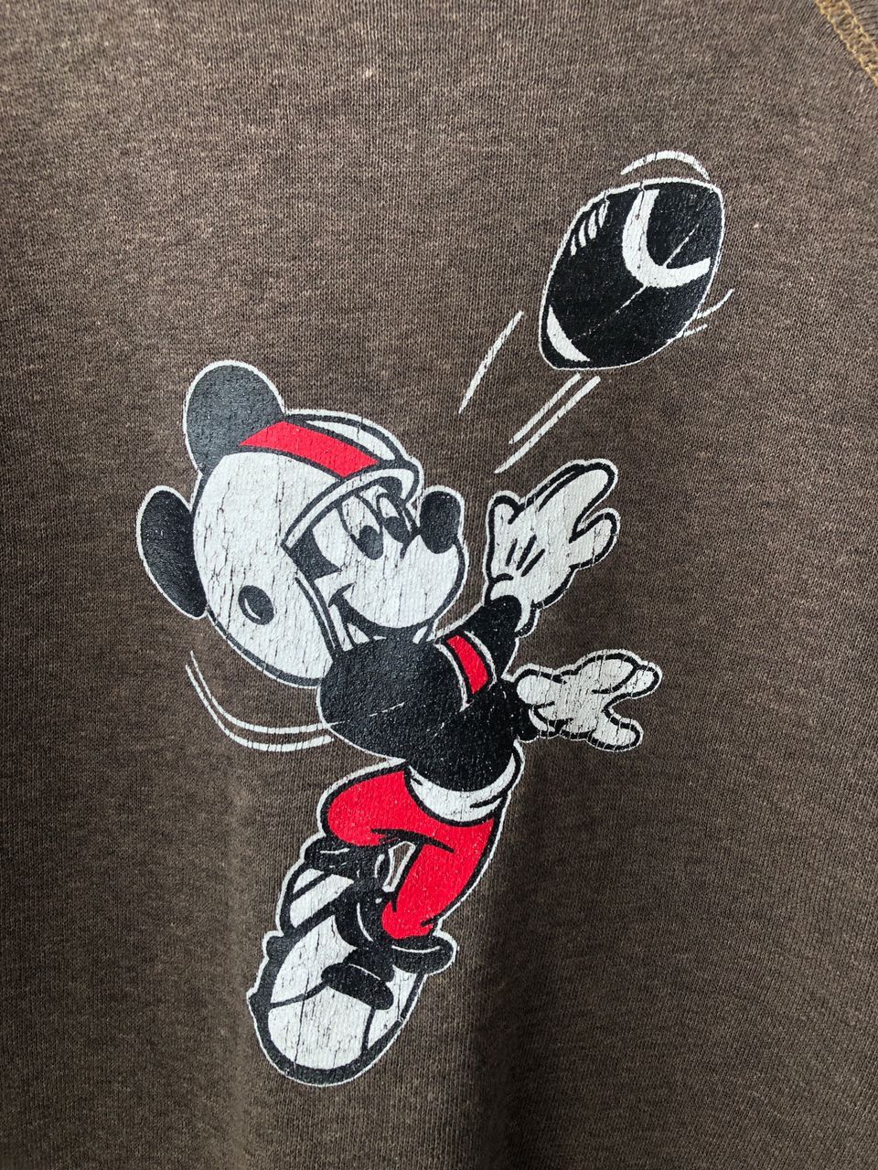 Mickey Mouse Vintage 90s Mickey Mouse Football Brown Sweatshirt Travis Size US S / EU 44-46 / 1 - 3 Thumbnail