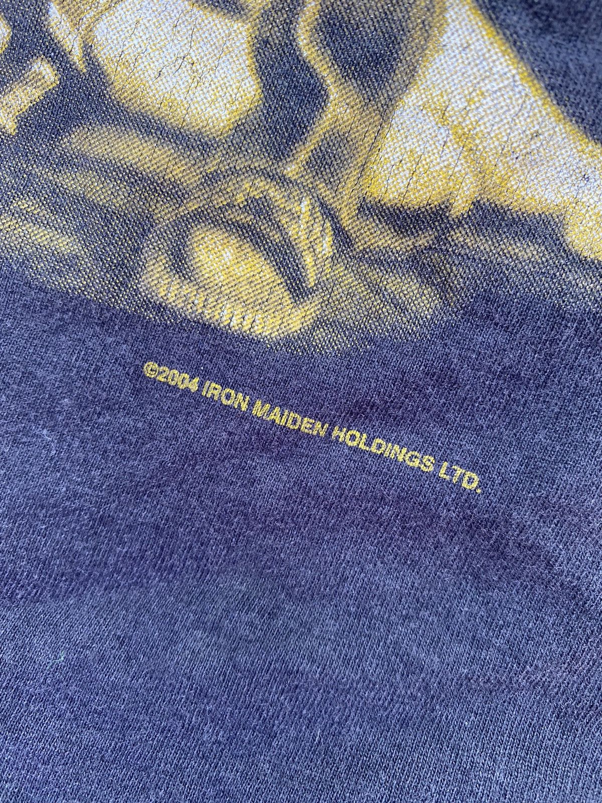 Band Tees Vintage Distressed Iron Maiden 2004 Tshirt Size US XL / EU 56 / 4 - 2 Thumbnail