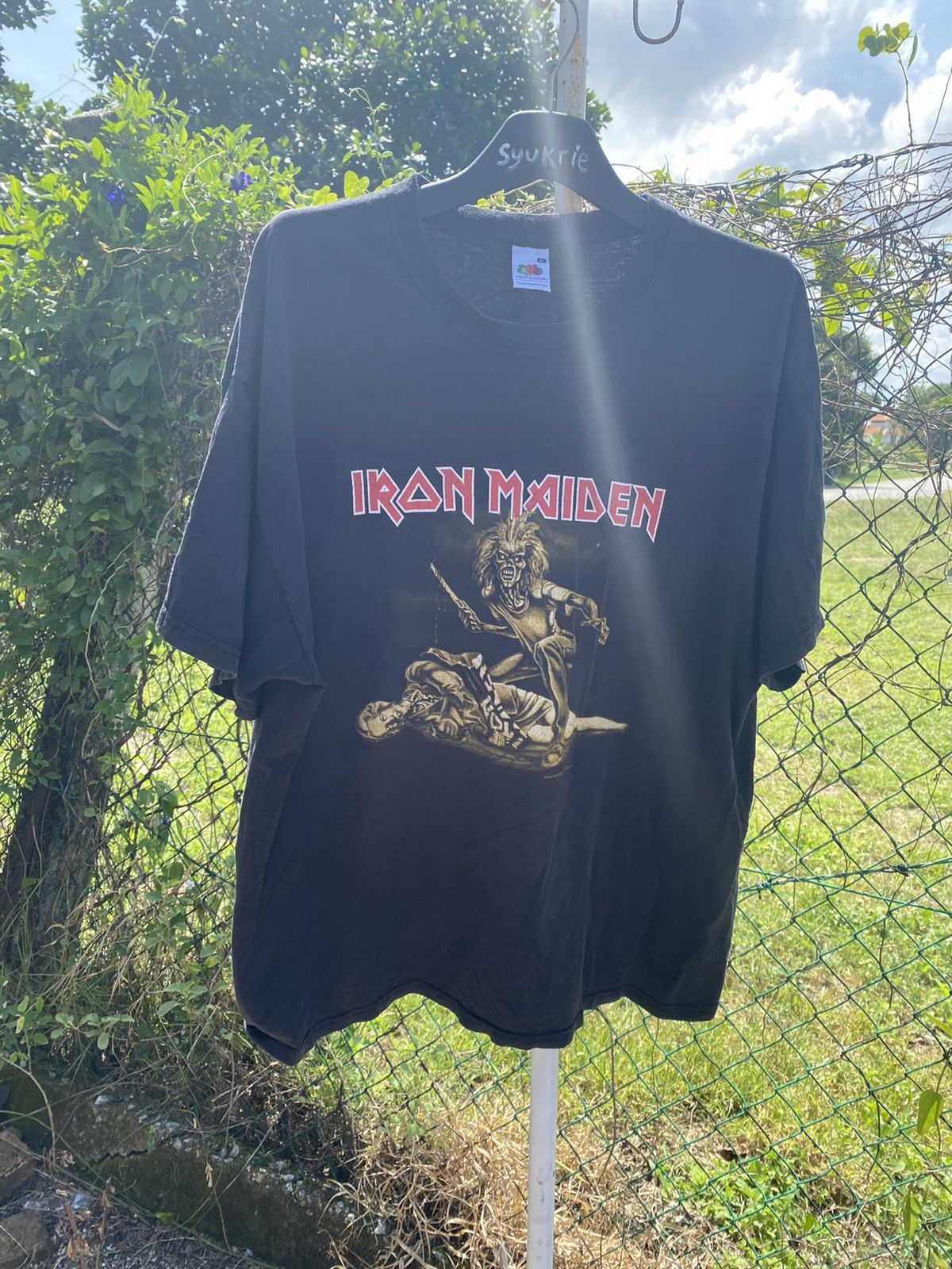 Band Tees Vintage Distressed Iron Maiden 2004 Tshirt Size US XL / EU 56 / 4 - 1 Thumbnail