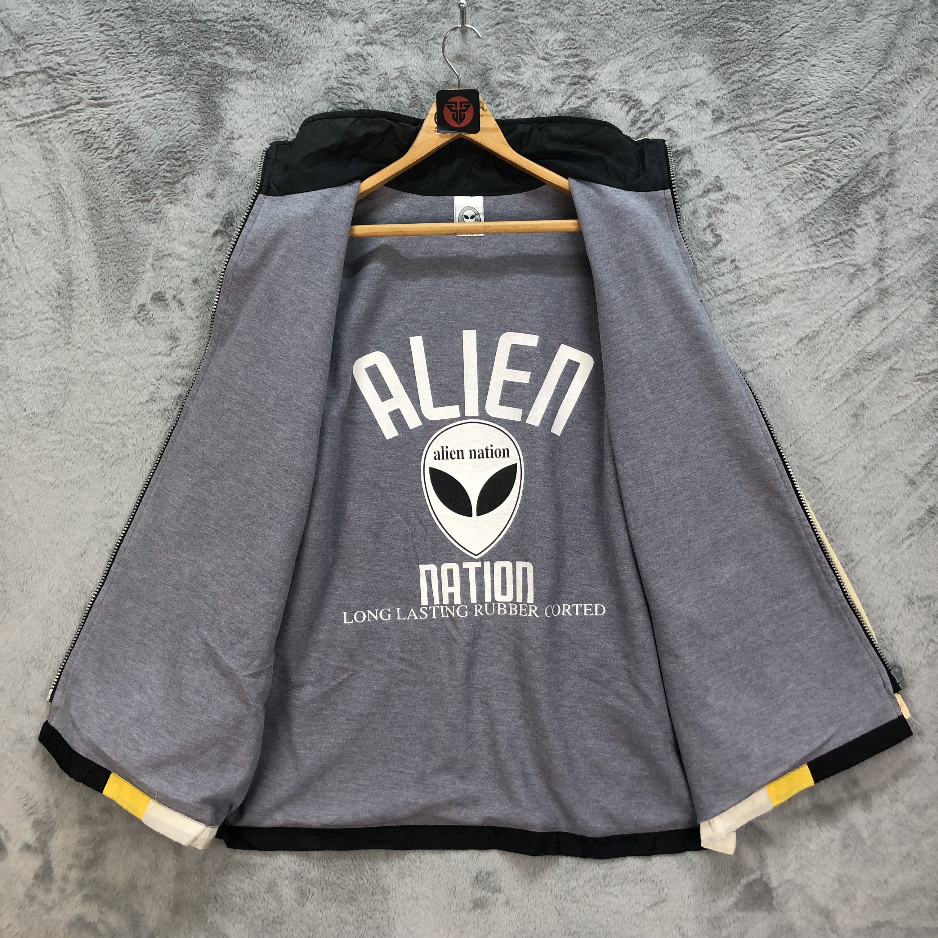 Alien Workshop Vintage 90s Trashed Alien Nation Big Logo Jacket #6457-68 Size US XL / EU 56 / 4 - 12 Thumbnail